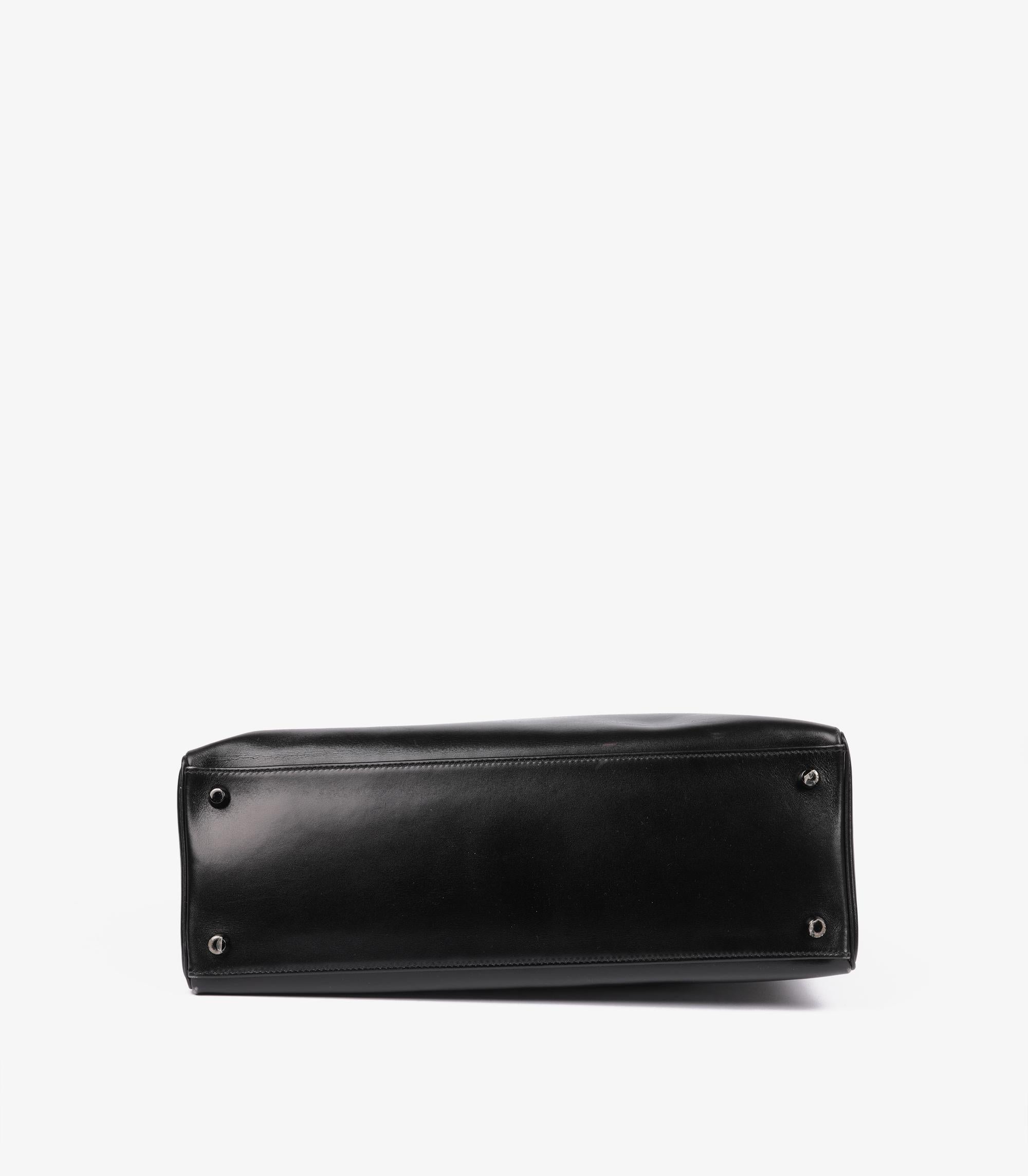 Hermès Boîte noire Cuir de veau SO Noir Kelly 35cm Retourne en vente 3