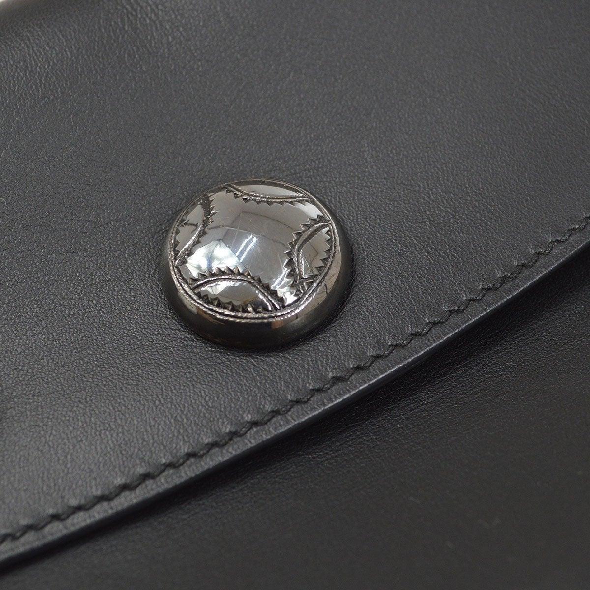 Pre-Owned Vintage Condition
From 2002 Collection
Box Calfskin Leather
Leather Lining
Silver Tone Hardware
Measures 10