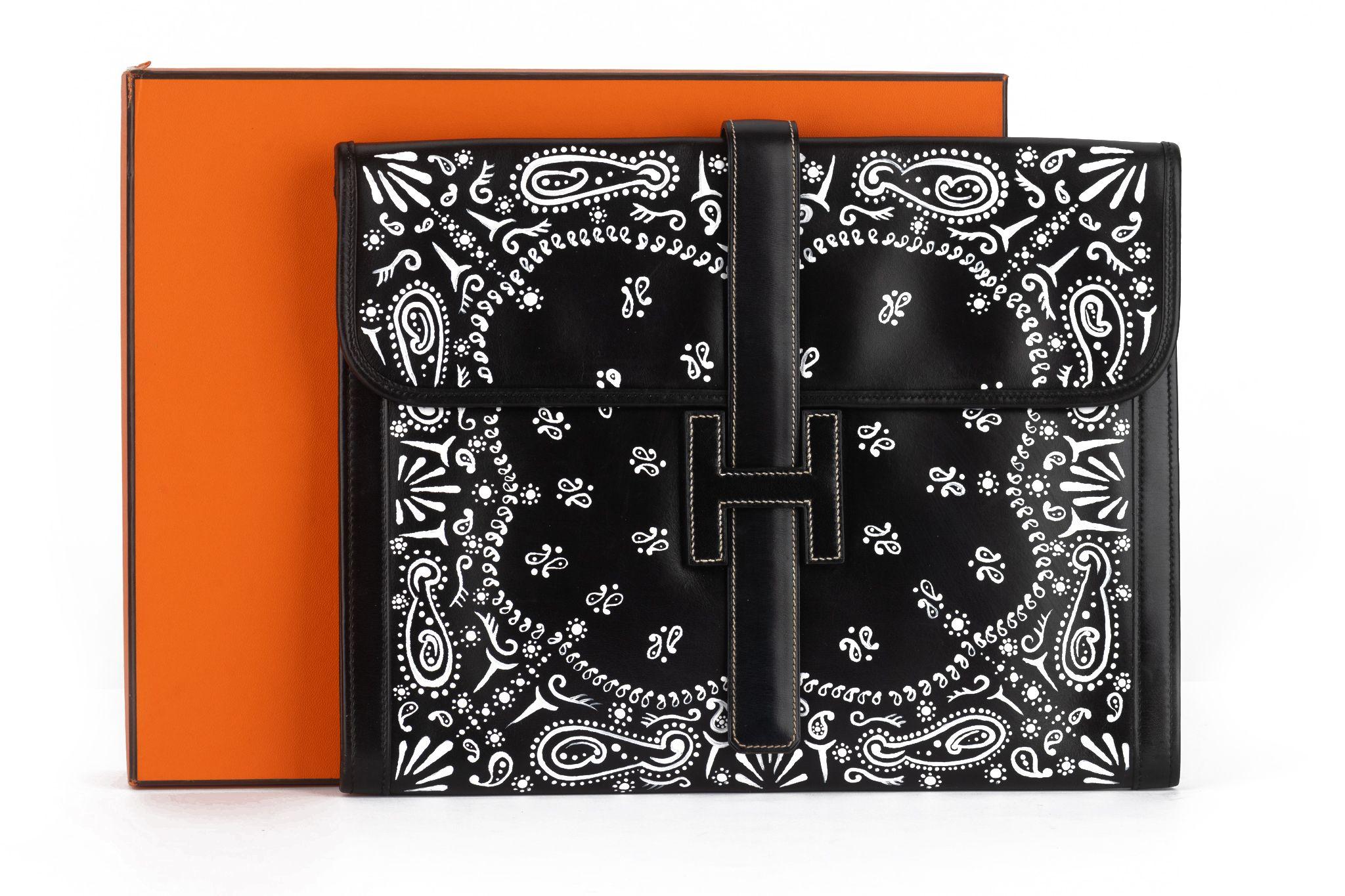 Hermès - Boîte noire - Pochette Jige - Sac bandana en vente 4