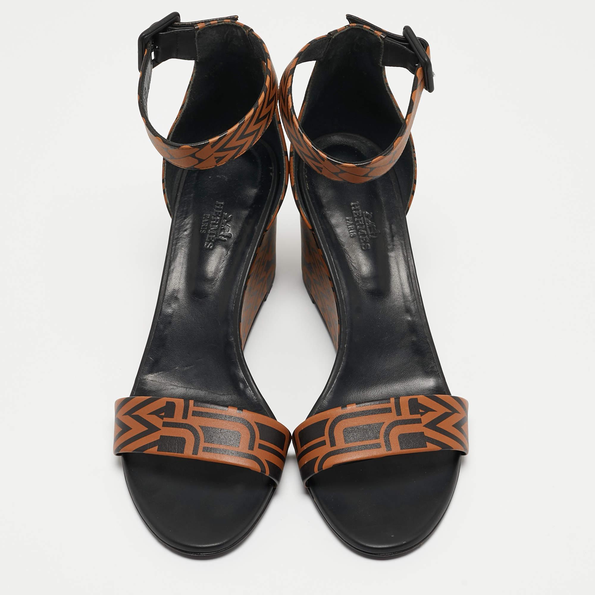 Hermes Black/Brown Printed Leather Acapulco Wedge Sandals Size 40 In Good Condition In Dubai, Al Qouz 2