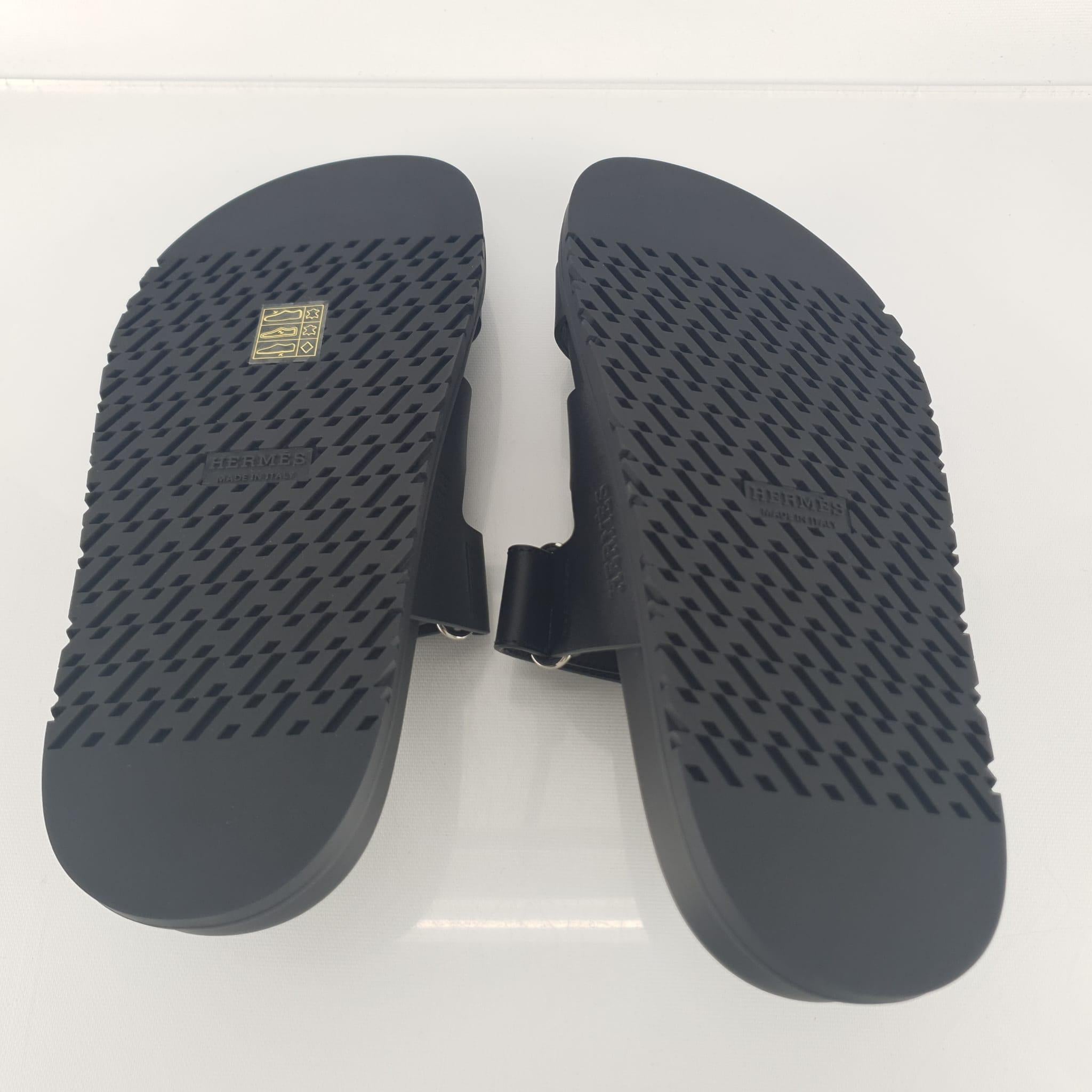 Hermes Black calfskin Chypre sandal size 37 In New Condition For Sale In Nicosia, CY