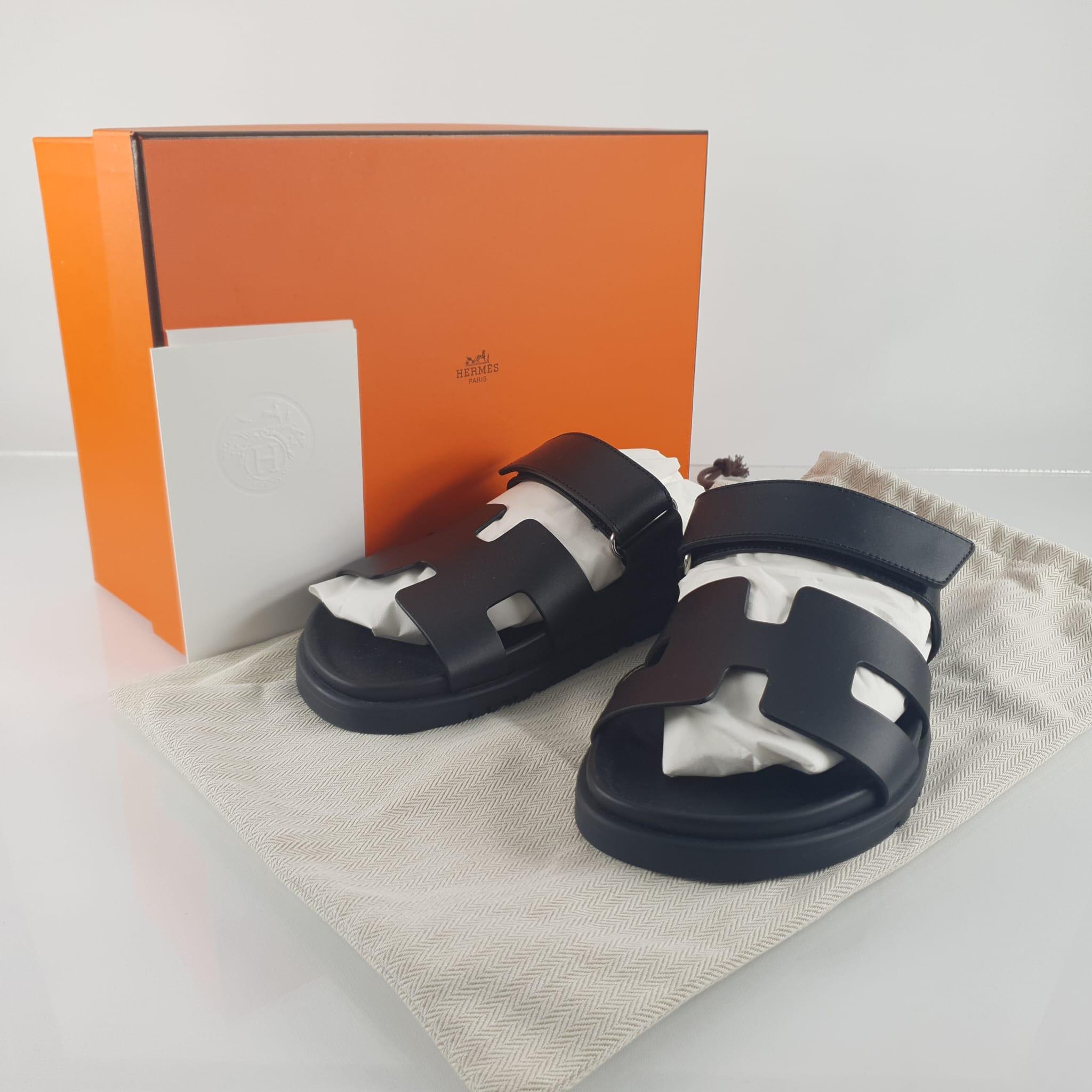 Hermes Schwarz Kalbsleder Chypre Sandale Größe 37 im Angebot 2