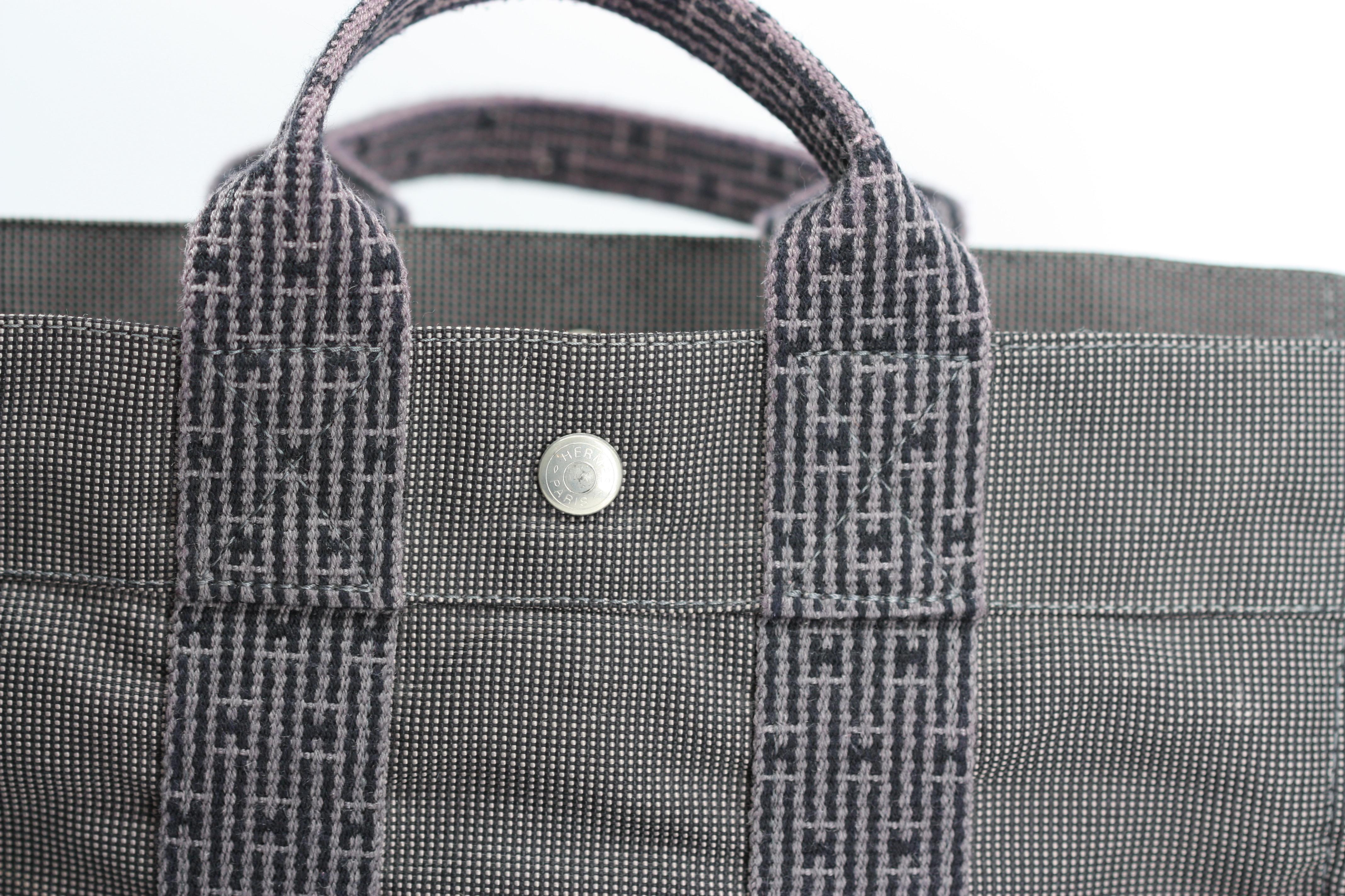 Hermes Schwarz Canvas Small Escale PM Tote und Geldbörse im Zustand „Gut“ im Angebot in West Palm Beach, FL