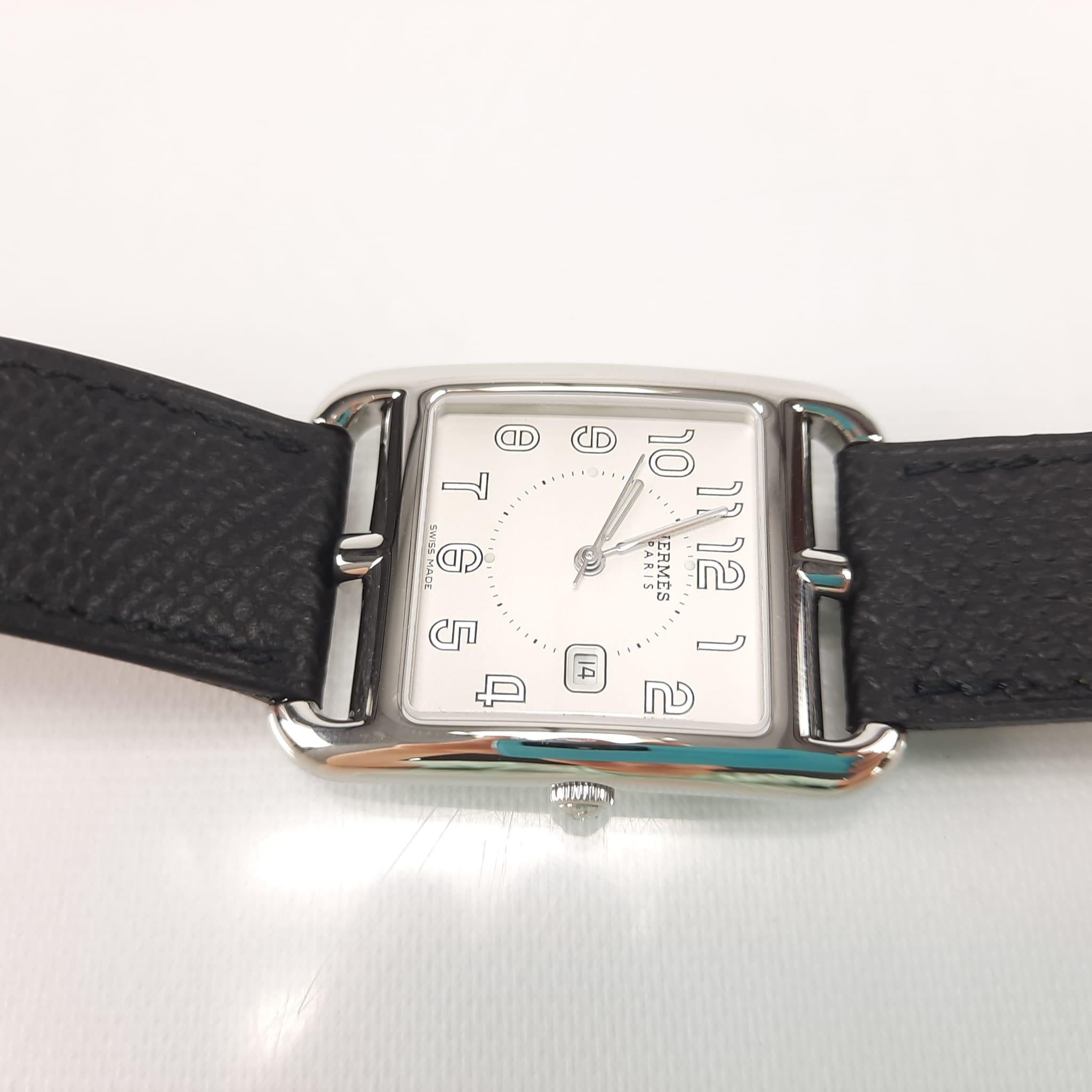 Steel watch, quartz movement, opaline silvered dial, long interchangeable strap in black Epsom calfskin
Wrist size 17-18.5cm
Made in Switzerland
Large model, 37 mm
Lug to lug height: 37 mm
Case width: 29 mm
Steel case
Anti-glare sapphire