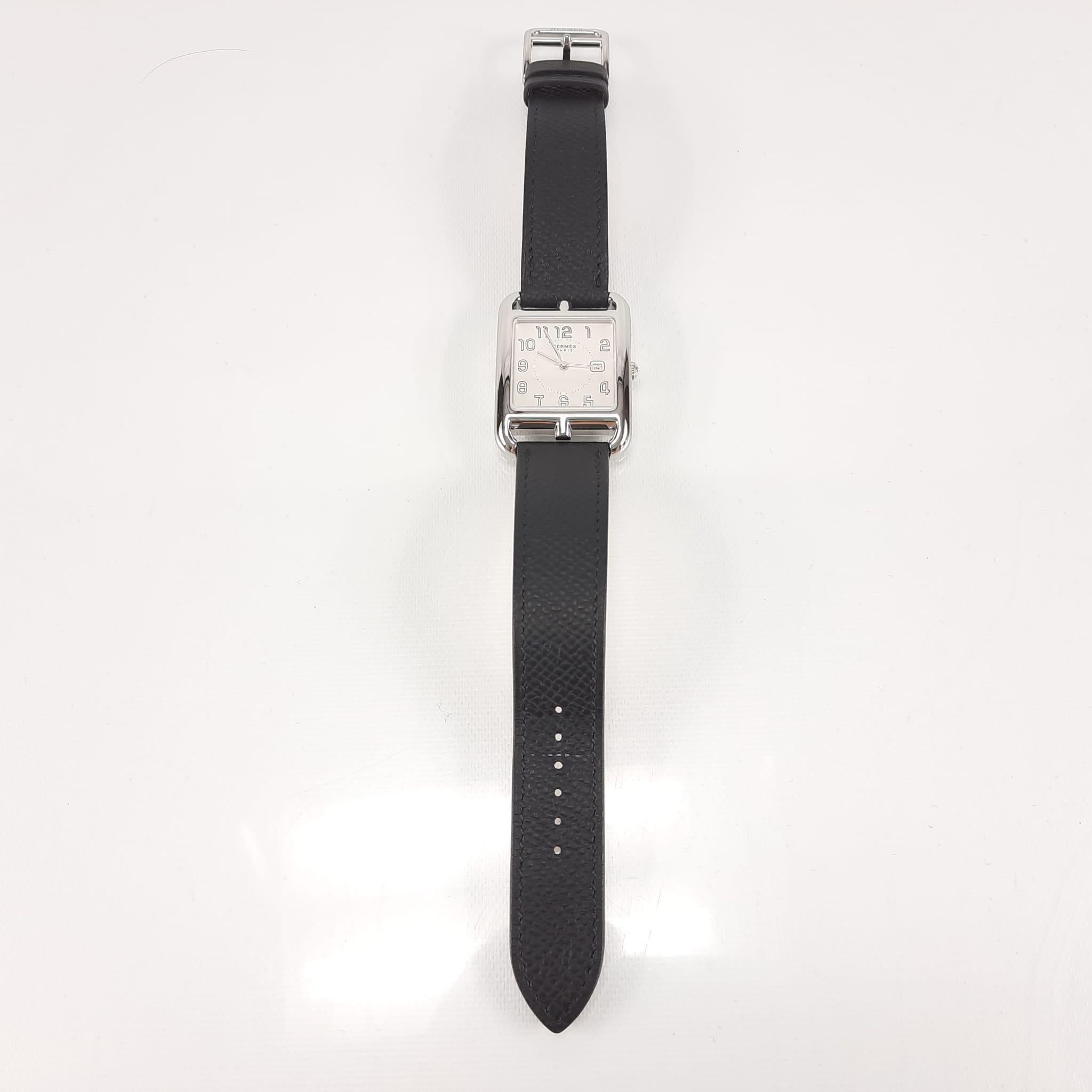 Hermes Black Cape Cod watch, Large model, 37 mm In New Condition In Nicosia, CY