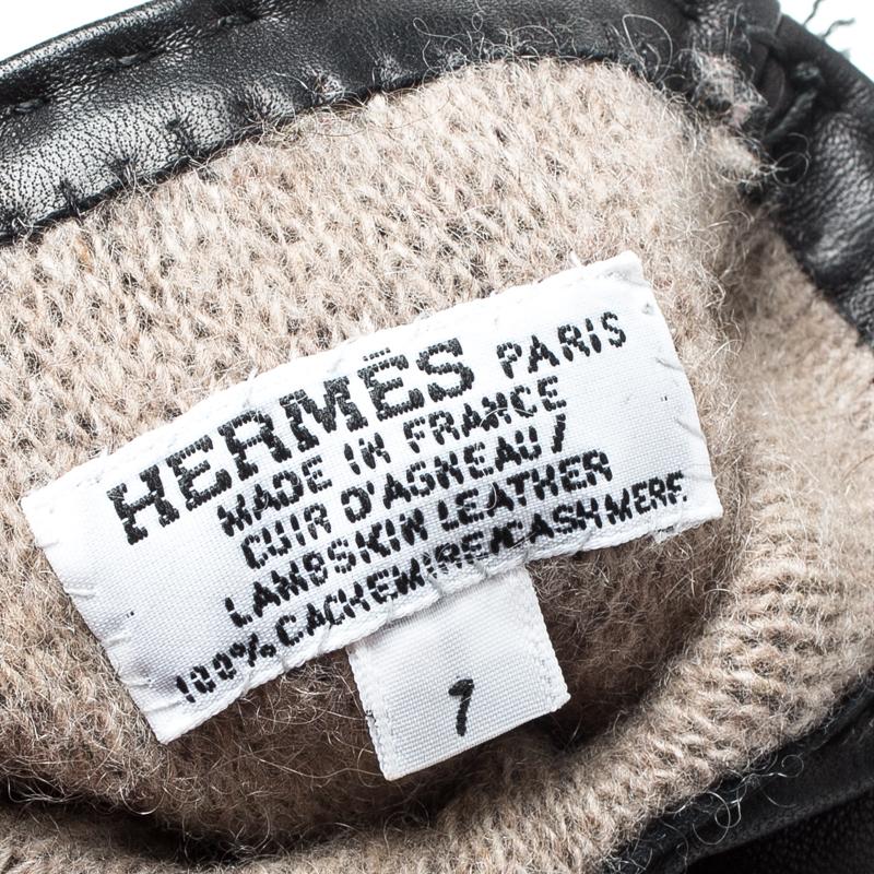 Hermes Black Cashmere Lambskin Leather Louise Gloves Size 7 In Good Condition In Dubai, Al Qouz 2