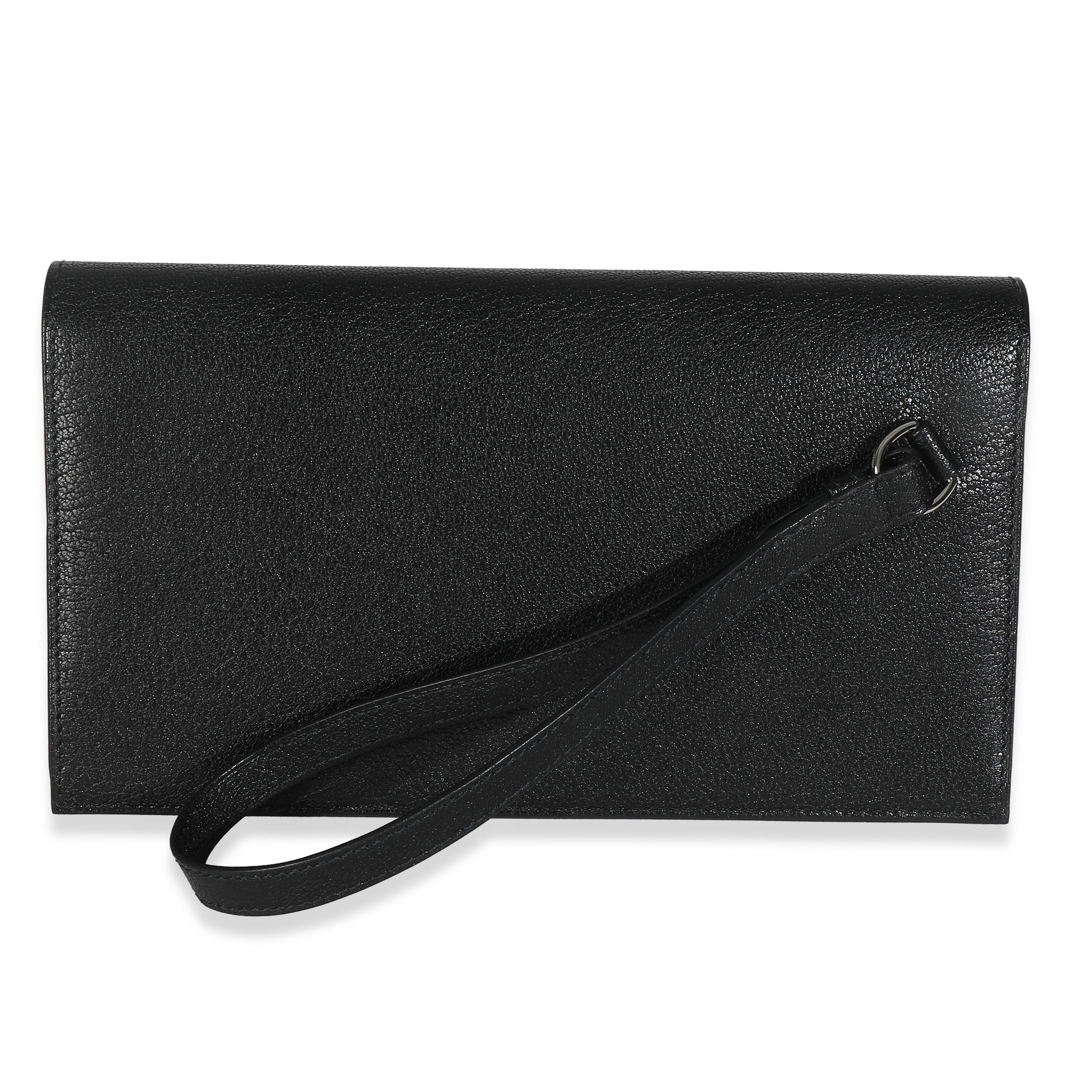 Listing Titel: Hermès Schwarz Chevre Chamkila Kelly Tasche lange Brieftasche EHW
SKU: Z148503
Zustand: Gebraucht 
Beschreibung des Zustands: Die 1977 offiziell umbenannte Kelly Tote Bag von Hermès hieß ursprünglich Sac à Dépêches (was so viel wie