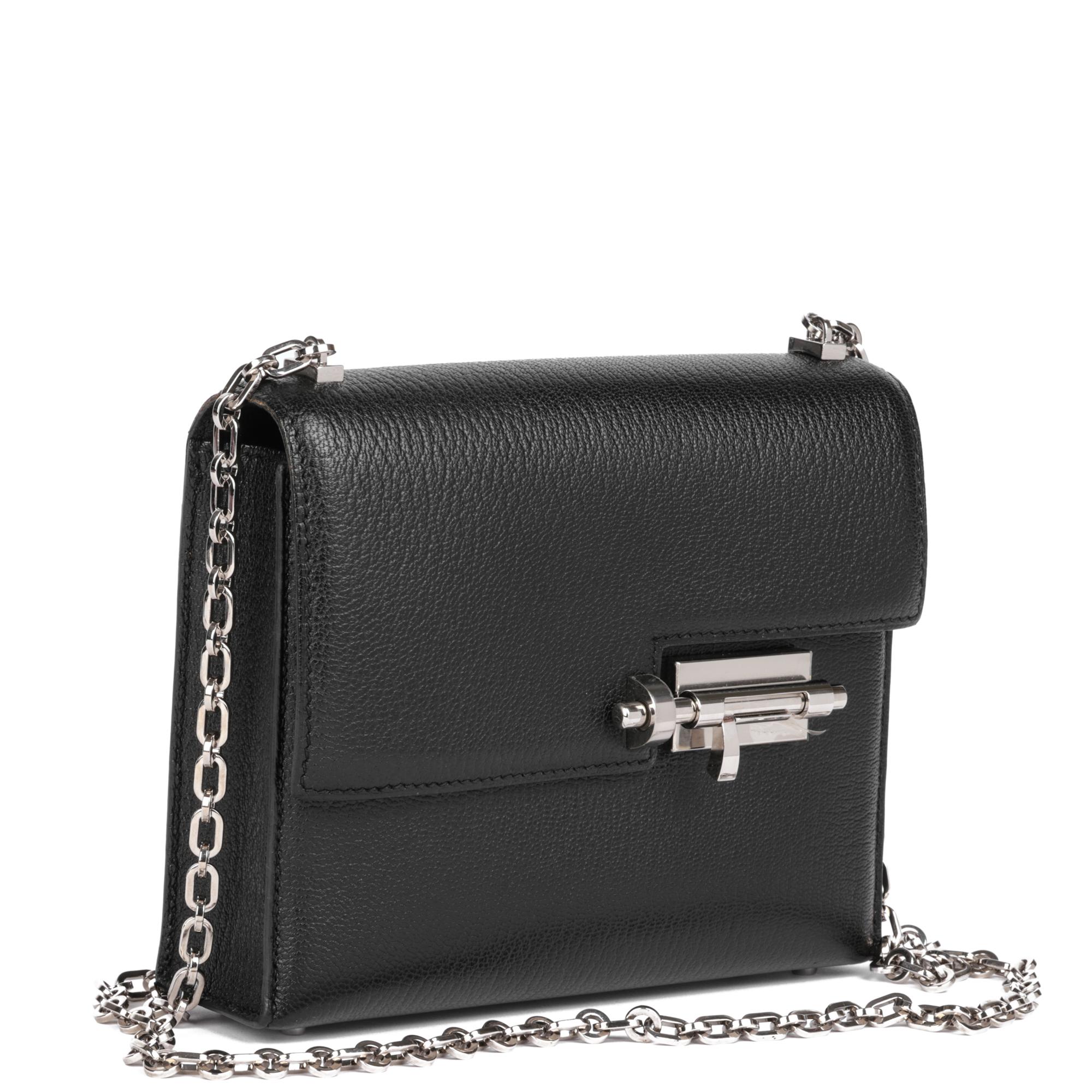 Hermès Black Chevre Leather Verrou Chaine Mini

Product Details
Xupes Ref: CB792
Brand: Hermès
Model: Verrou Chaine Mini
Type: Shoulder
Serial Number: Y
Age: 2020
Accompanied By: Hermès Dust Bag
Colour: Black
Hardware: Palladium
Material(s): Chevre