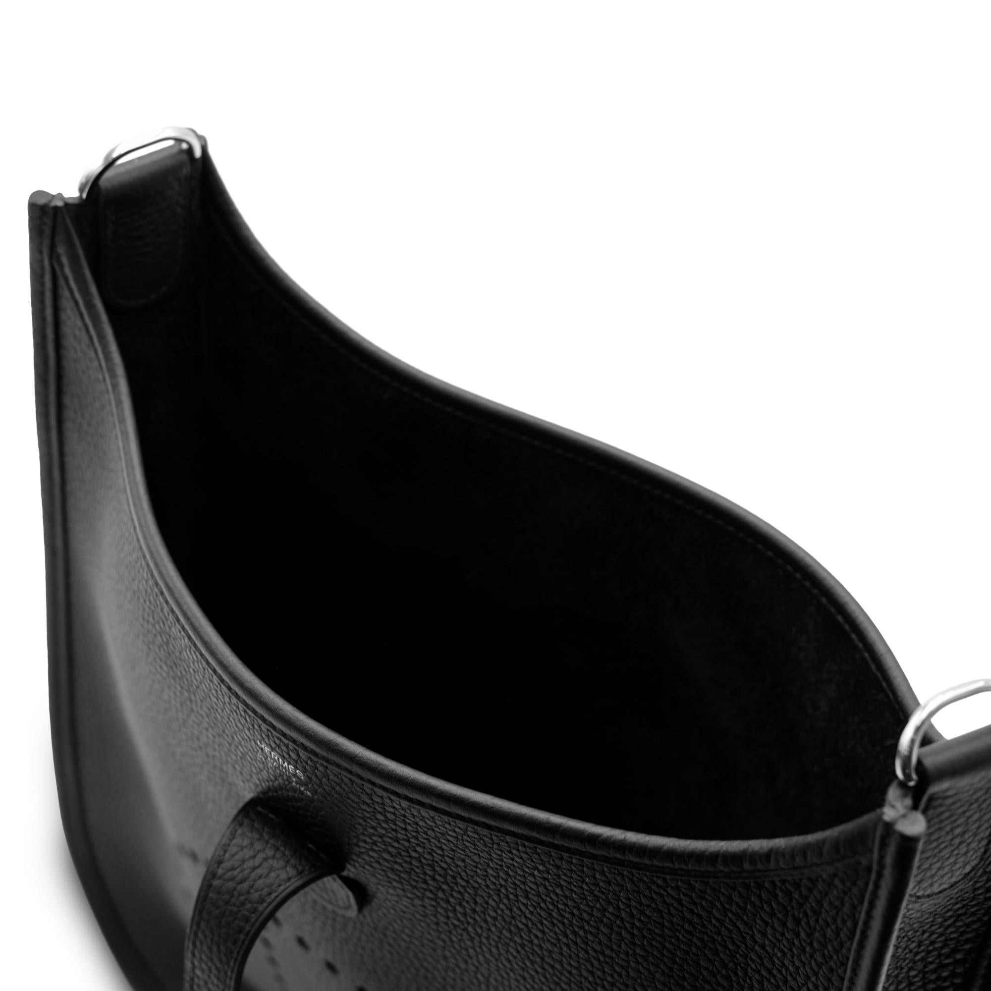 Hermès Black Clemence Evelyne Iii 29 Shoulder Bag For Sale 2