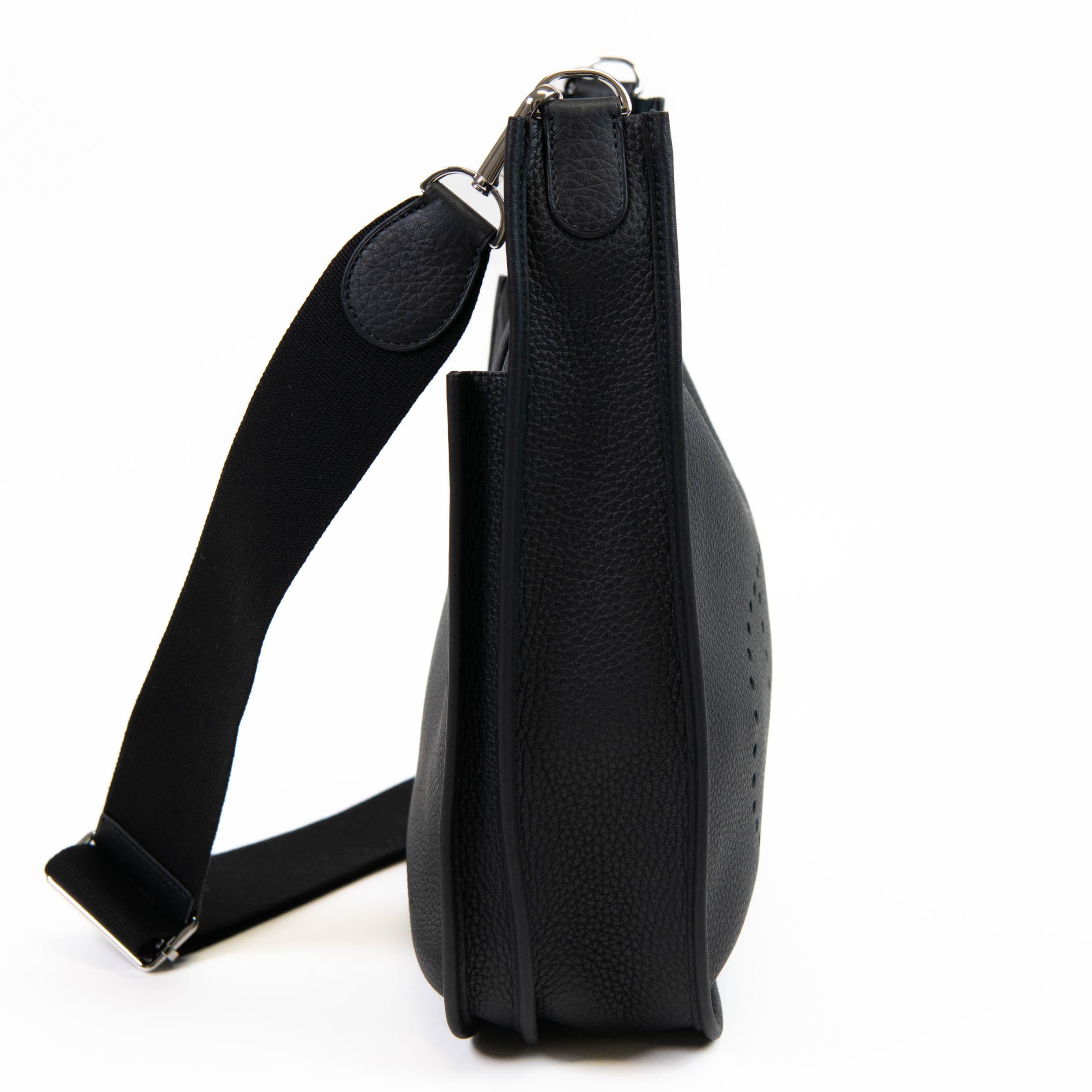 Hermès Black Clemence Evelyne III PM Bag Palladium Hardware In Excellent Condition For Sale In Corona Del Mar, CA