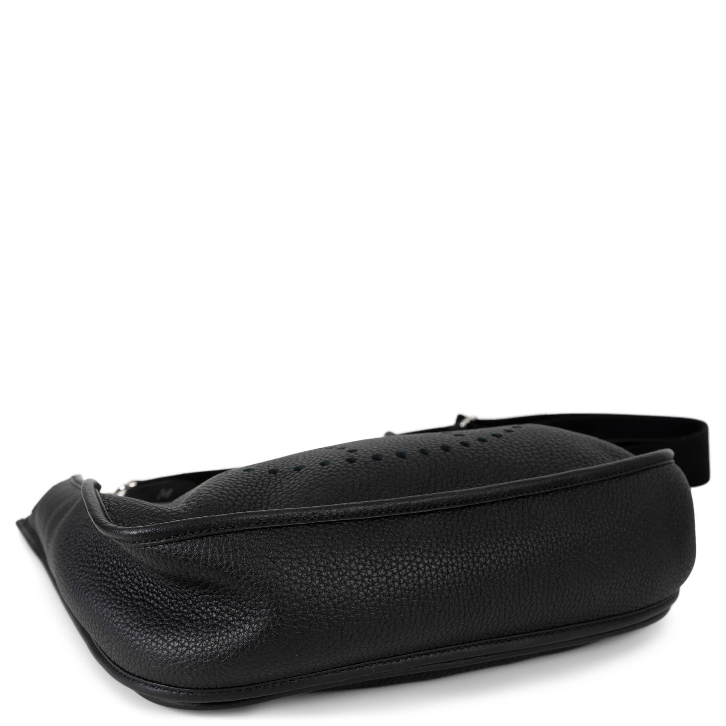 HERMES schwarz Clemence Leder EVELYNE 33 Crossbody Tasche Phw im Zustand „Hervorragend“ im Angebot in Zürich, CH