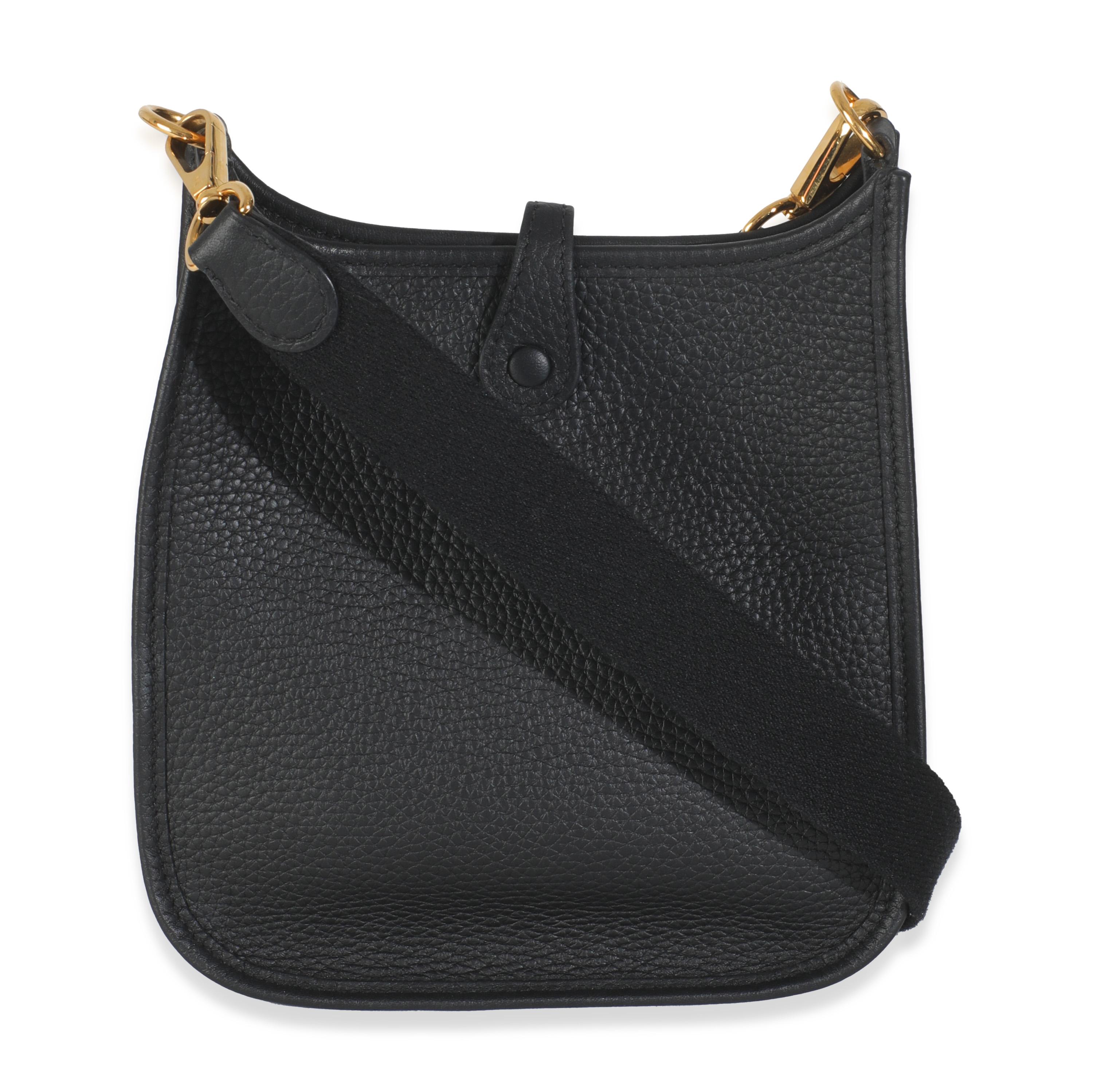Listing Titel: Hermès Schwarz Clemence Mini Evelyne TPM 16 GHW
SKU: 146116
Zustand: Gebraucht 
Beschreibung des Zustands: Die 1978 von Evelyne Bertrand entworfene Umhängetasche Evelyne von Hermès besticht durch ihre unverwechselbare Ästhetik dank