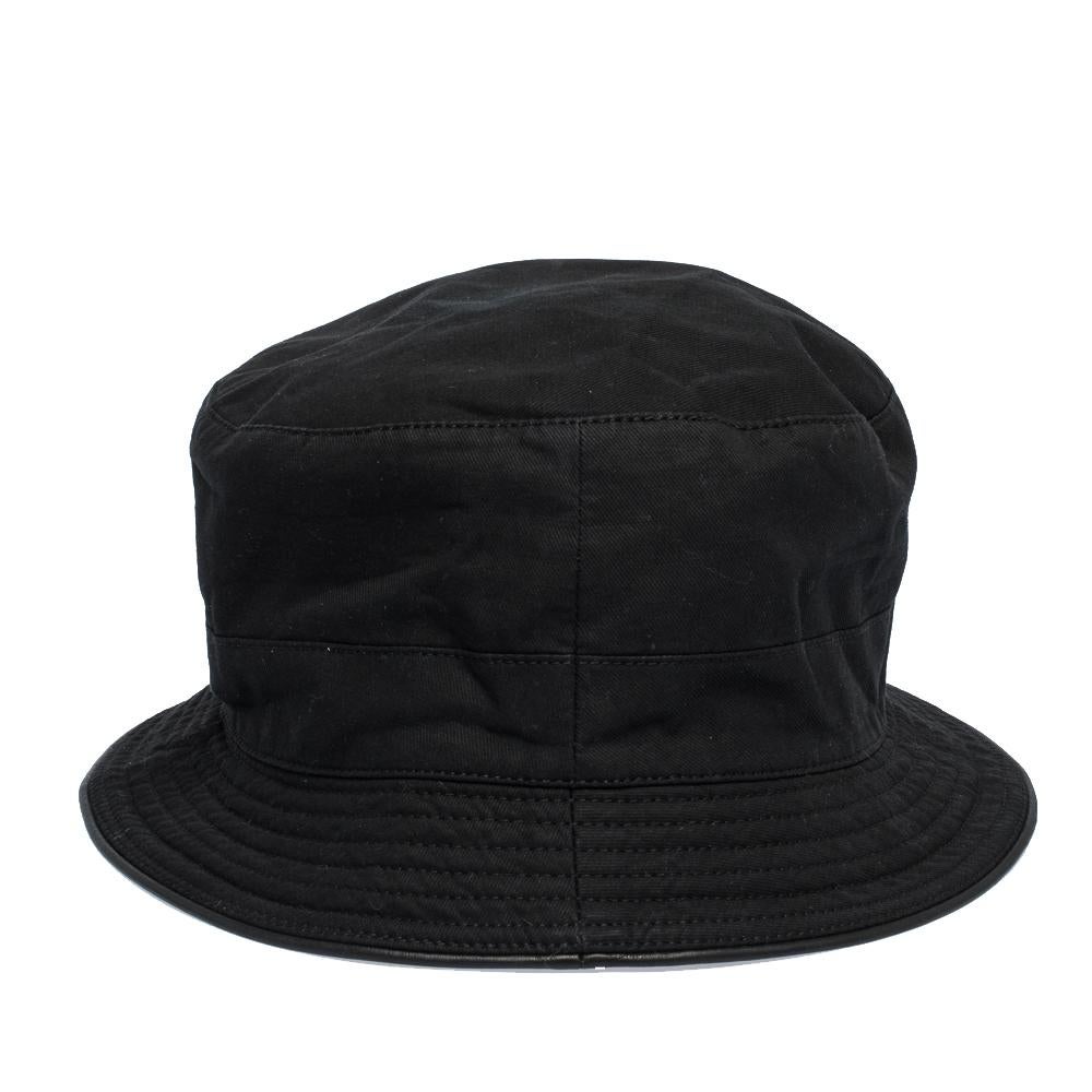 To ensure you complete your looks without nothing amiss, Hermes brings you this bucket hat made from quality fabrics. The hat is sewn with expertise and it is both lightweight and durable. You will love flaunting it.

