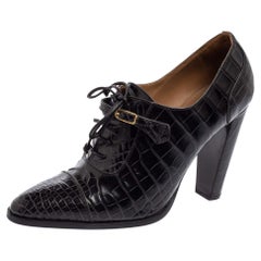 Bottines Oxford à lacets en cuir embossé croco noir Hermès, Taille 38,5