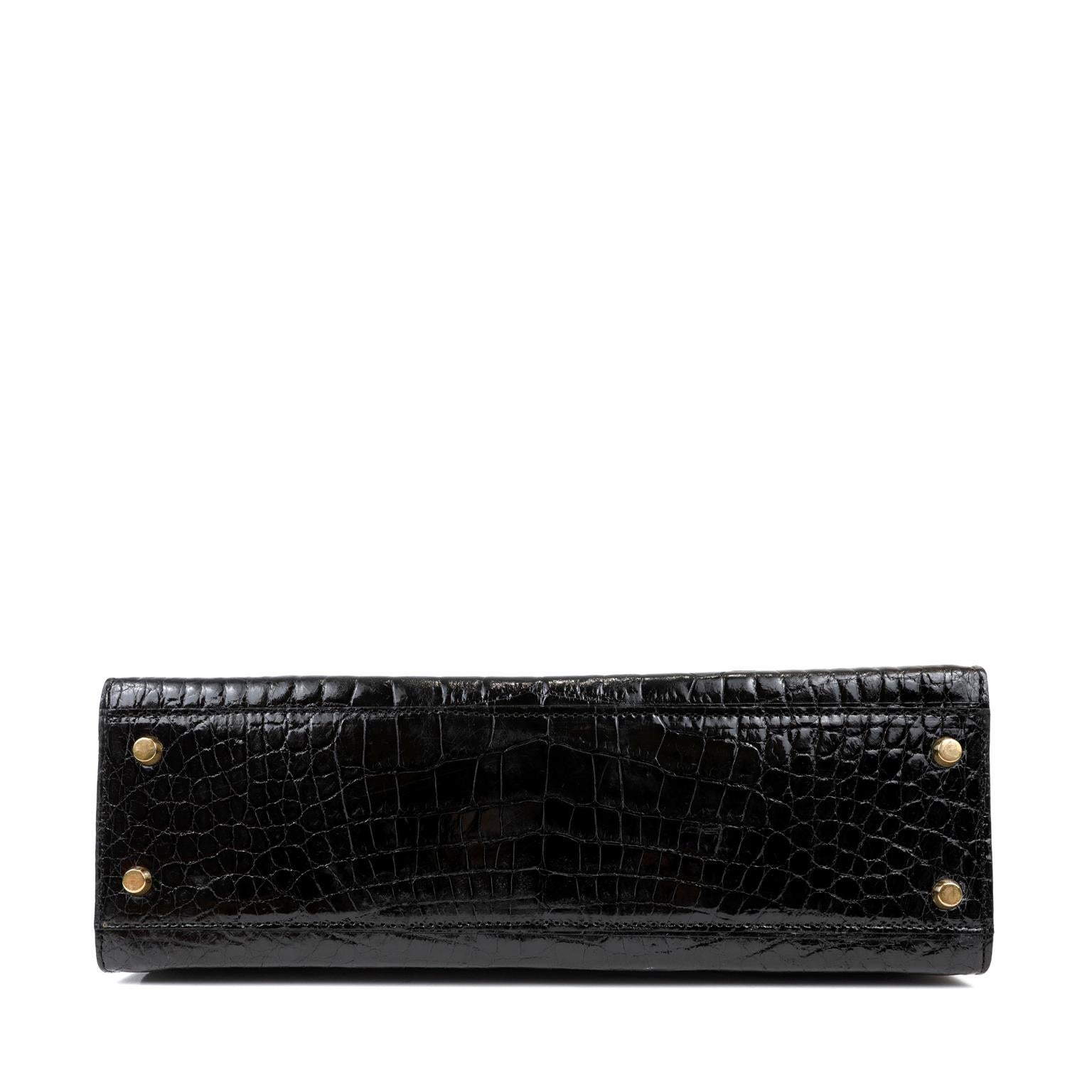 Hermès Black Crocodile 32 cm Sellier Kelly with Gold Hardware In Good Condition In Palm Beach, FL