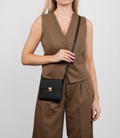 Hermès Black Epsom Leather Clic 16