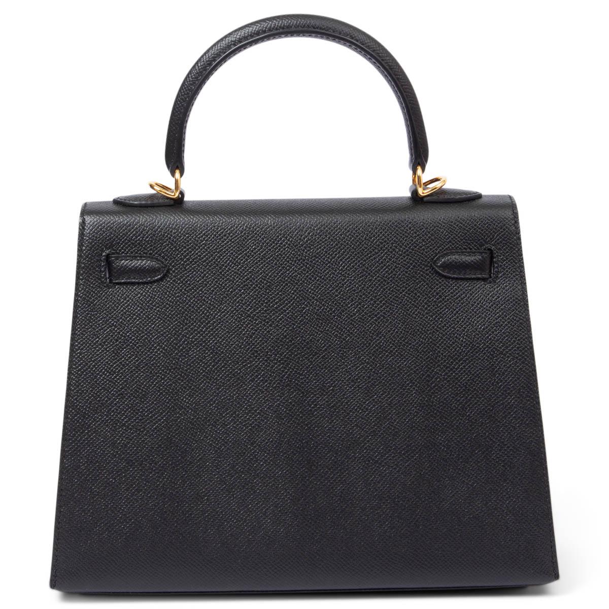 HERMES black Epsom leather KELLY 25 SELLIER Bag w Gold In Excellent Condition In Zürich, CH
