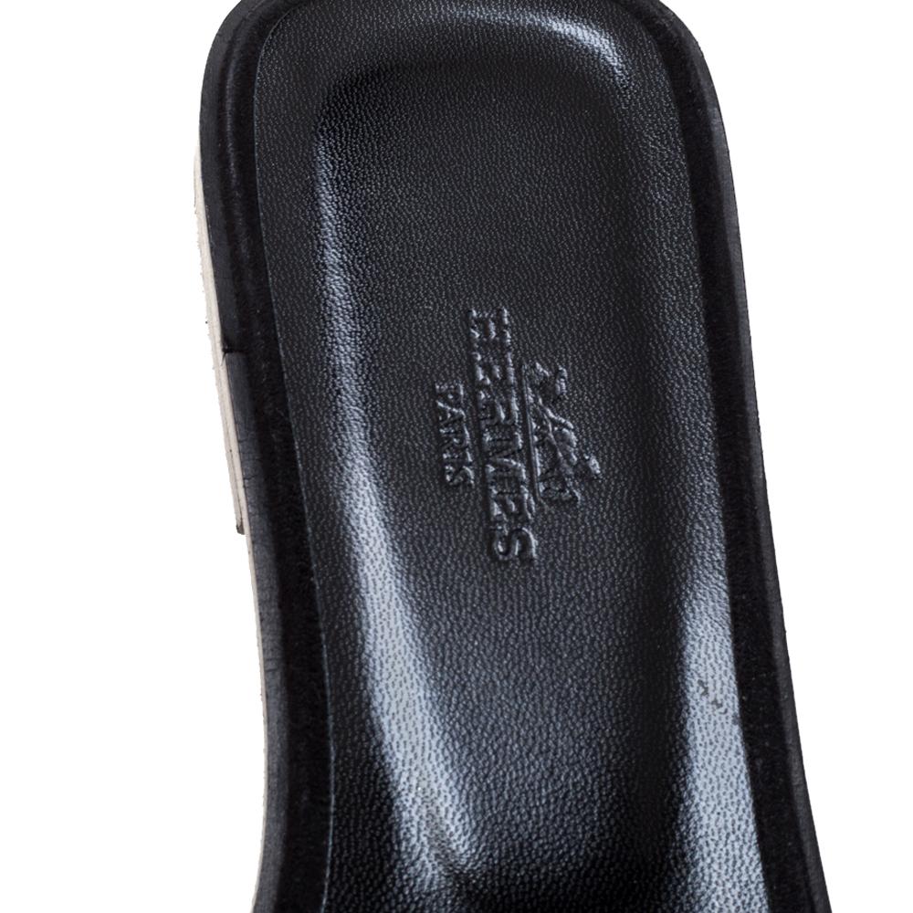 Hermes Black Glitter Leather Oran Flat Slides Size 38.5 In Good Condition In Dubai, Al Qouz 2