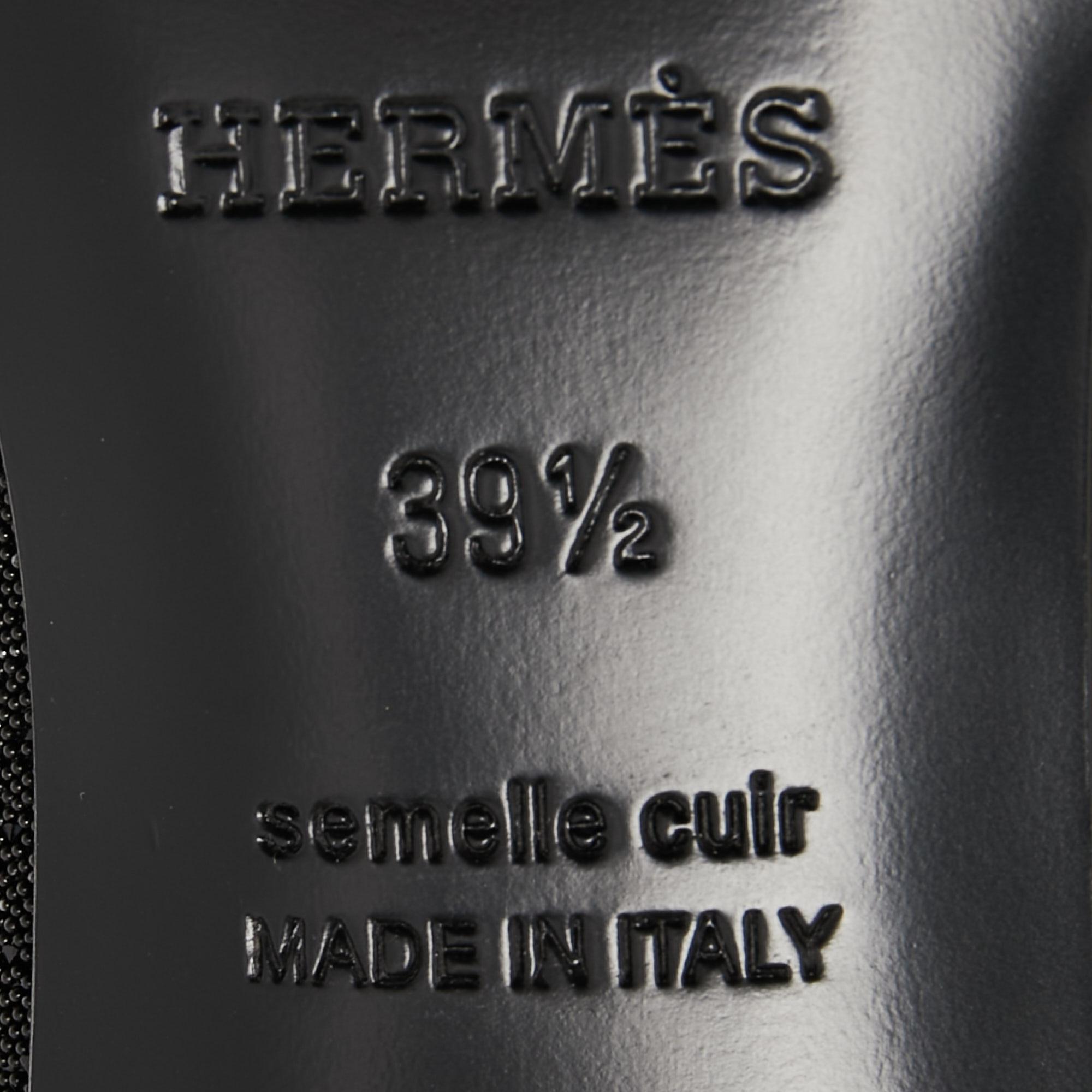Hermes Black Glitter Round Toe Pumps Size 39.5 In New Condition In Dubai, Al Qouz 2