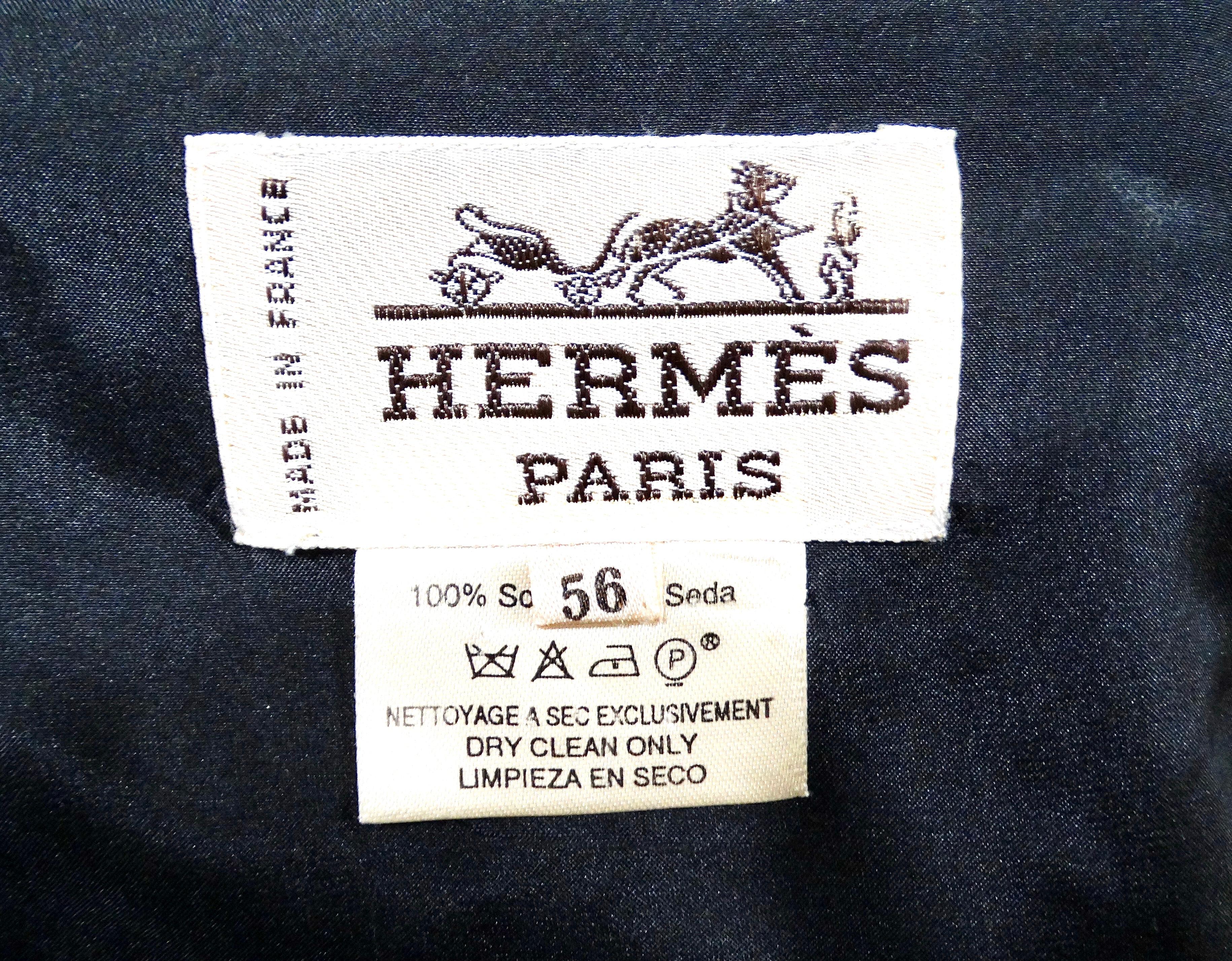 Gilet Hermes nero e oro Des Tuileries con stampa su seta, circa anni '90 in vendita 5