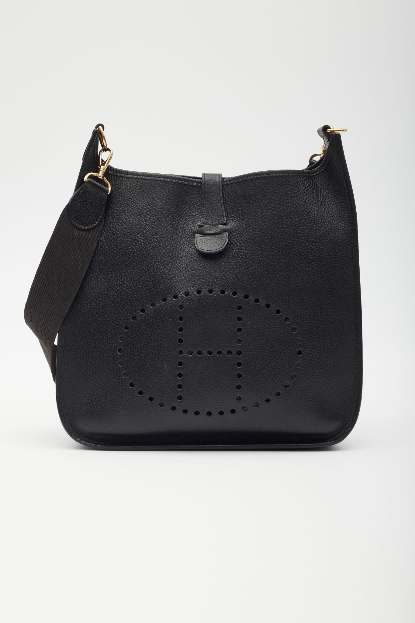 Hermès Black Gold Metal Ardennes Evelyn GM Messenger Bag In Good Condition In Montreal, Quebec