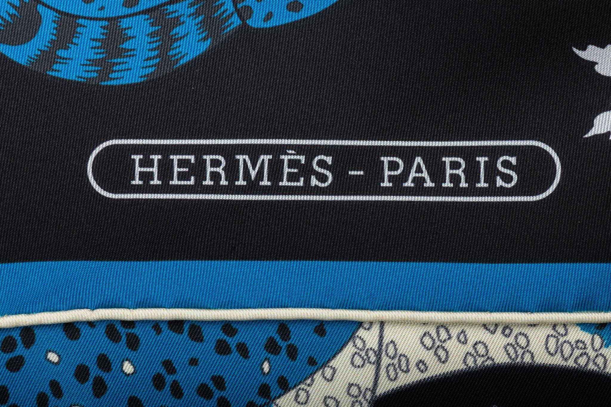 Women's Hermès Black Guepards Silk Stole For Sale