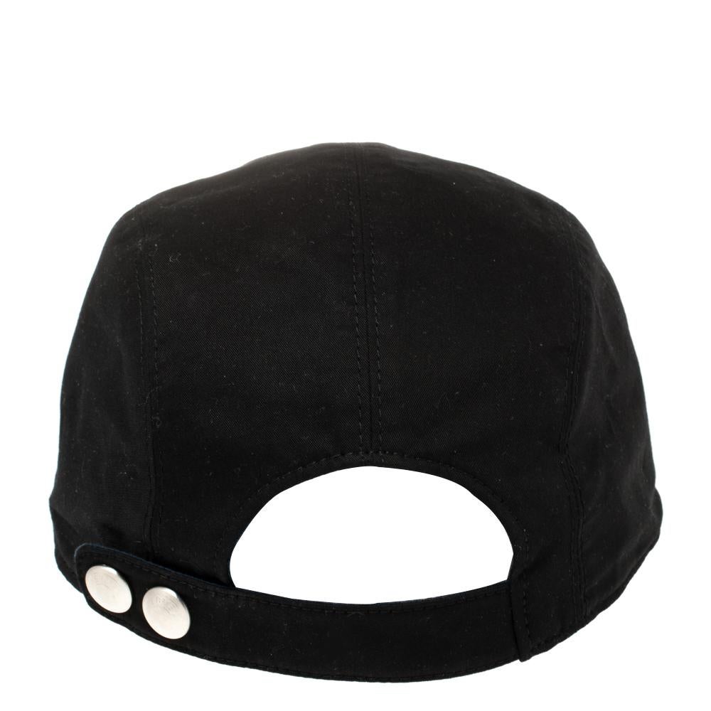 Caps are an ideal style statement with casual outfits. Made in Italy, this black Hermés piece is crafted from quality material and features the H logo on the front. This comfortable piece will be a smart addition to your cap collection.

Includes: