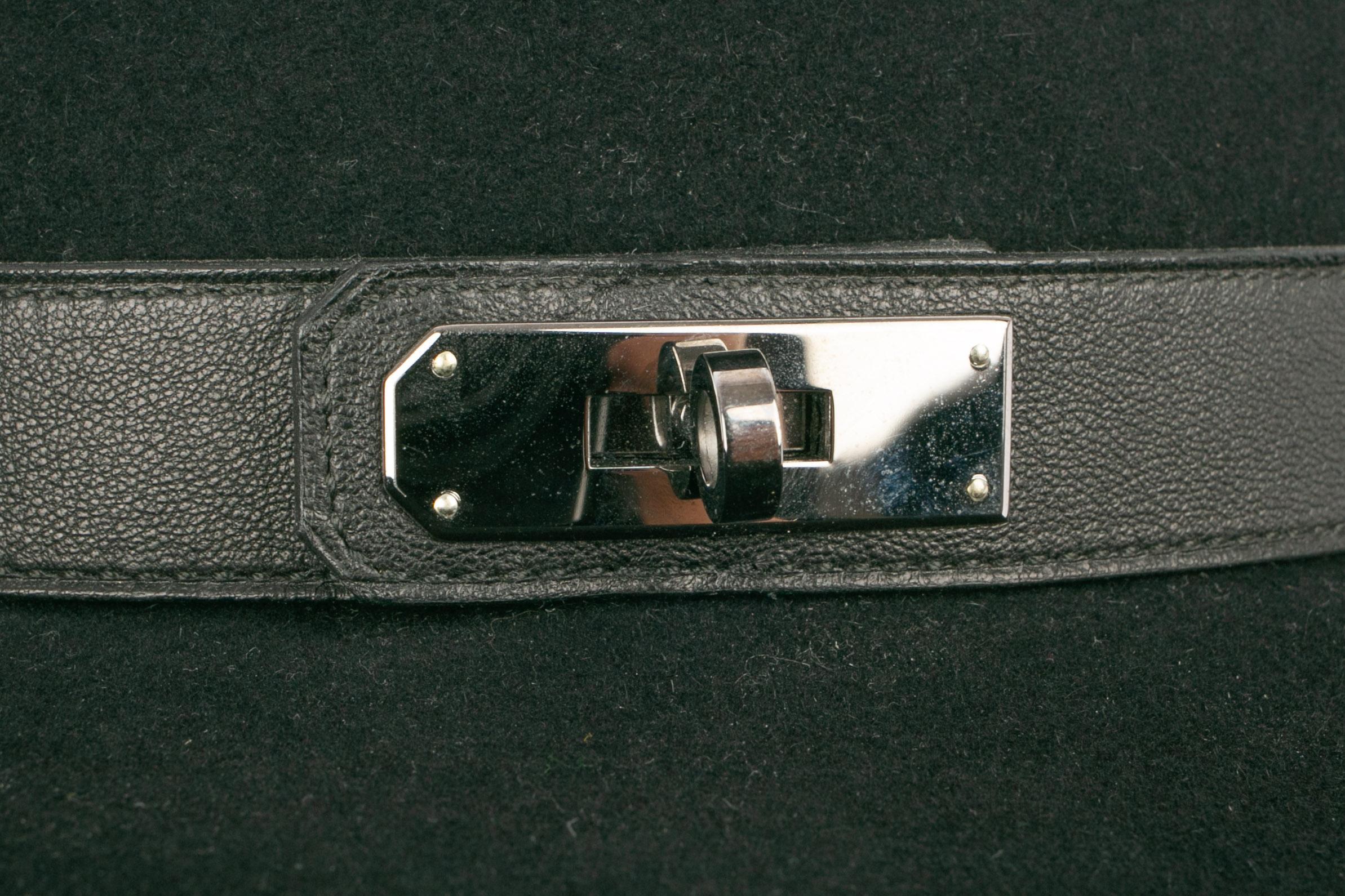 Hermès black hat In Excellent Condition For Sale In SAINT-OUEN-SUR-SEINE, FR