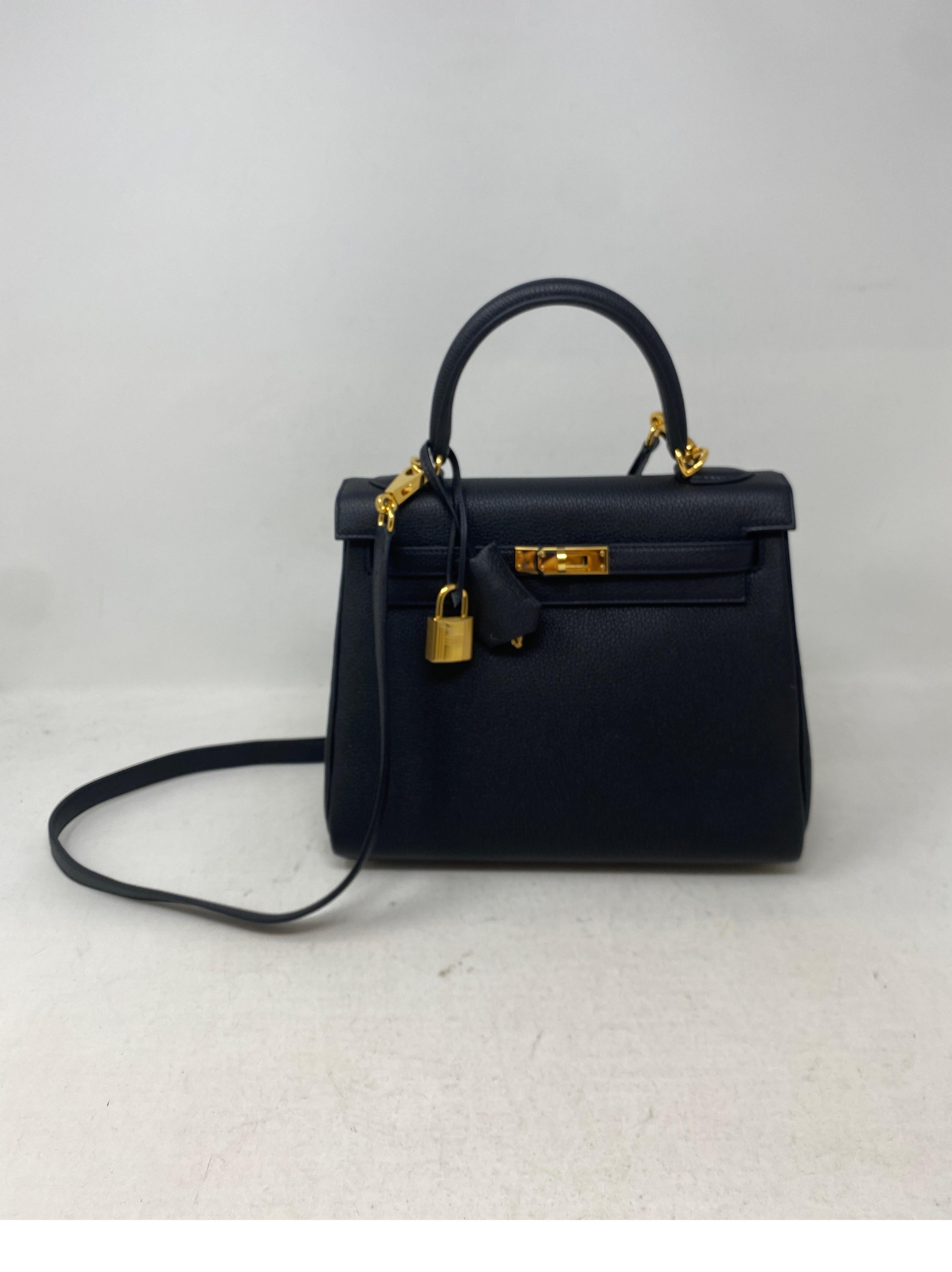 Hermes Black Kelly 25 Bag 8