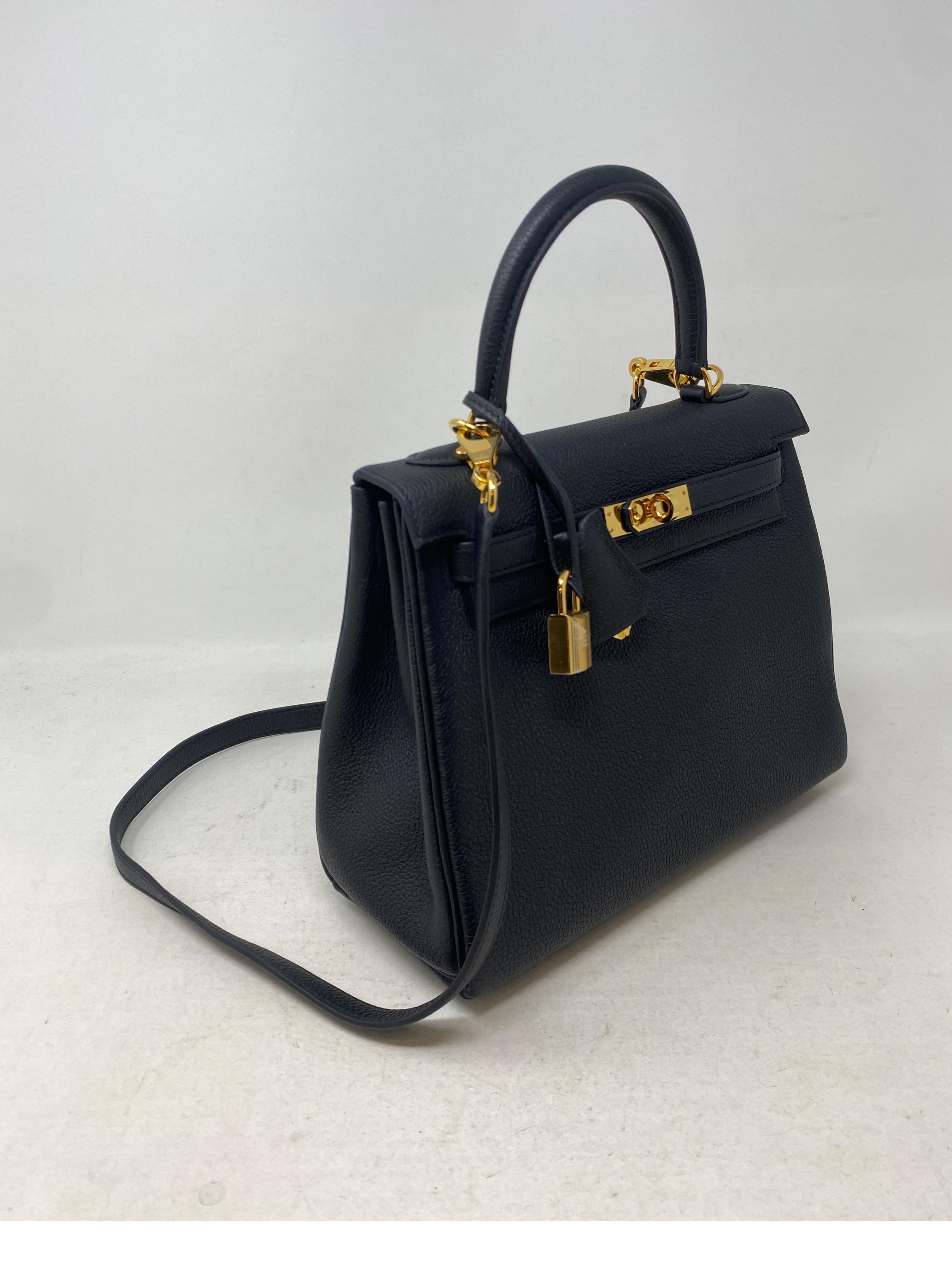 Hermes Black Kelly 25 Bag 10