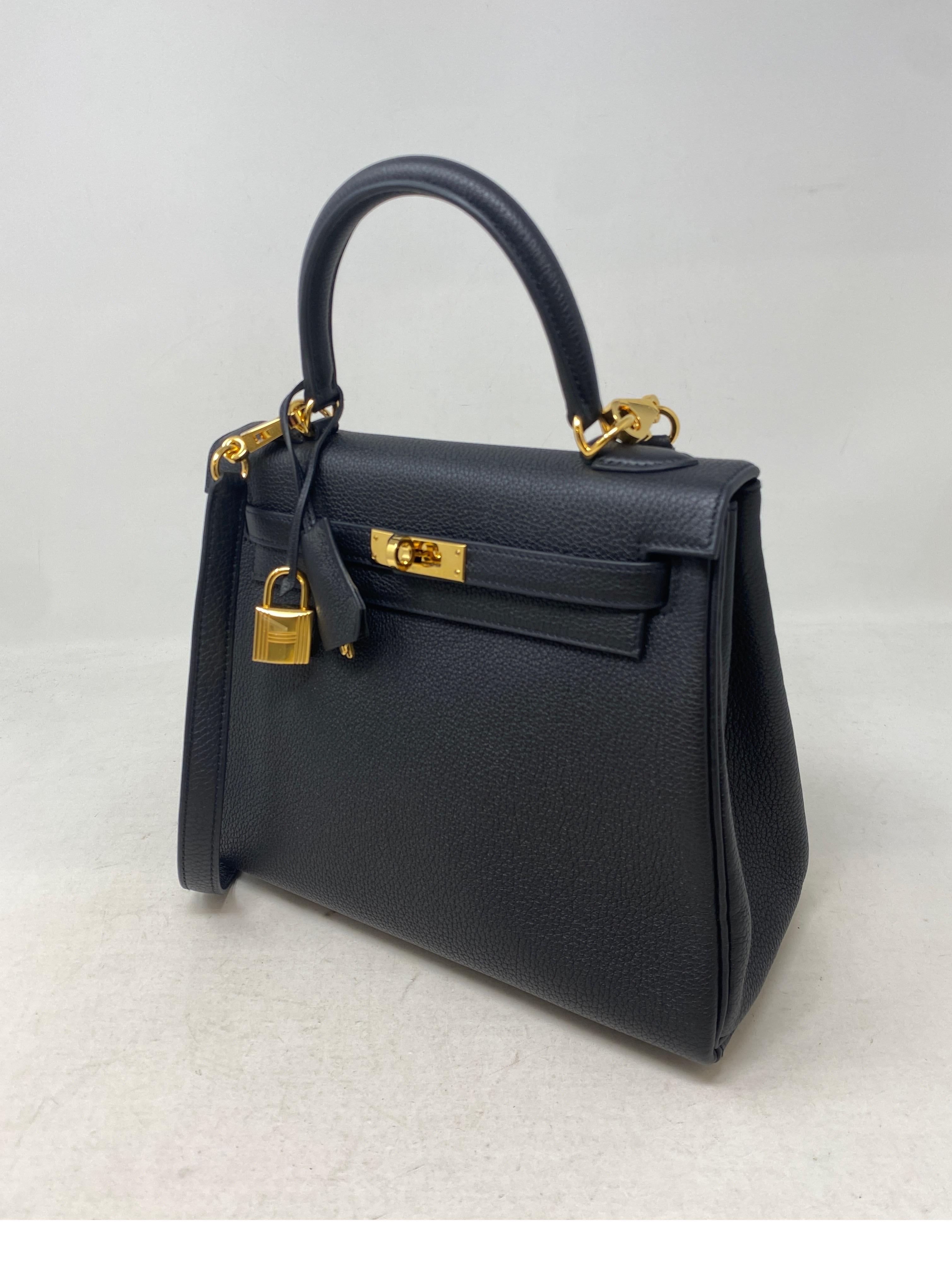 Hermes Black Kelly 25 Bag 11