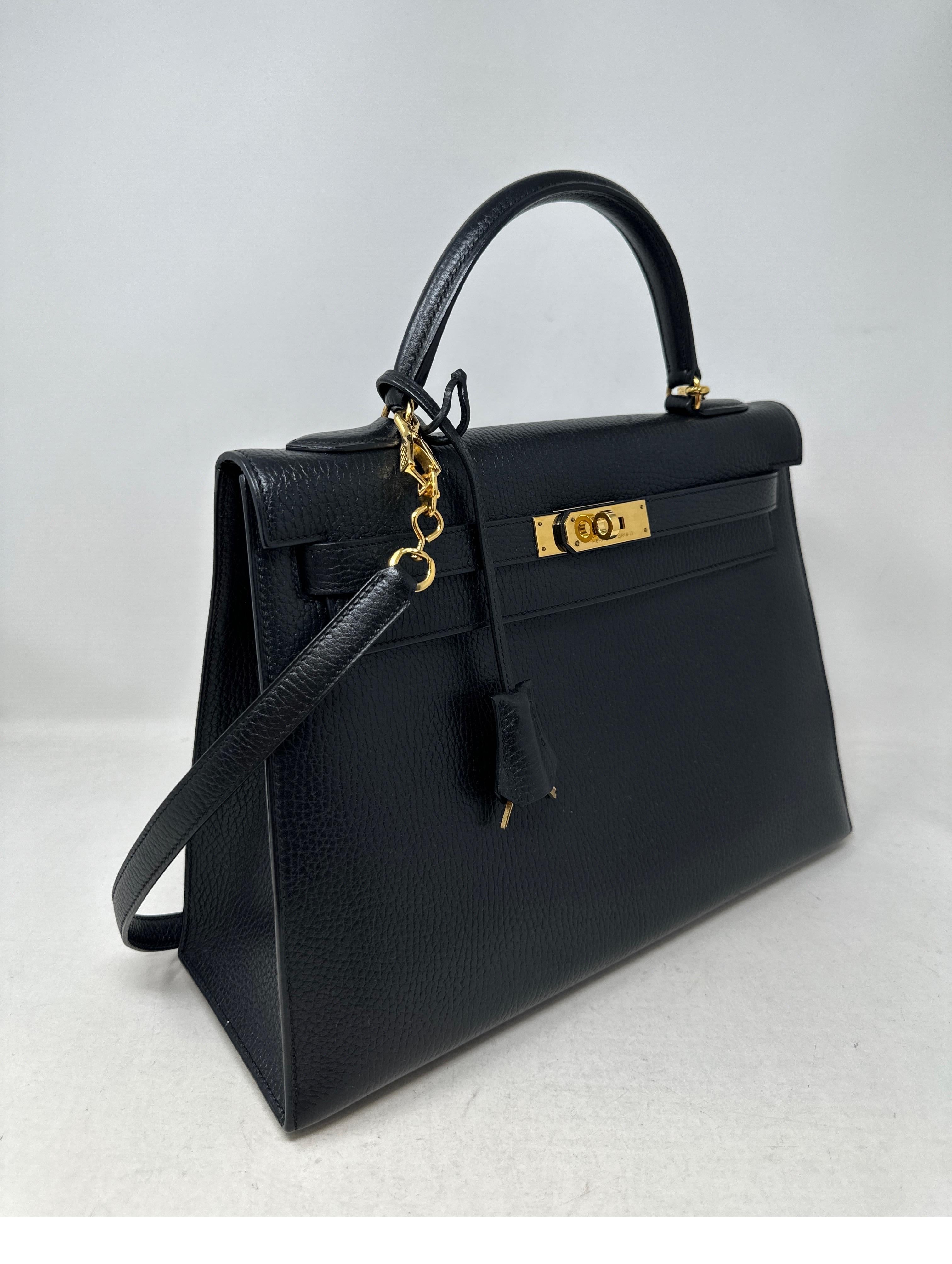 Hermes Black Kelly 28 Bag  In Excellent Condition In Athens, GA