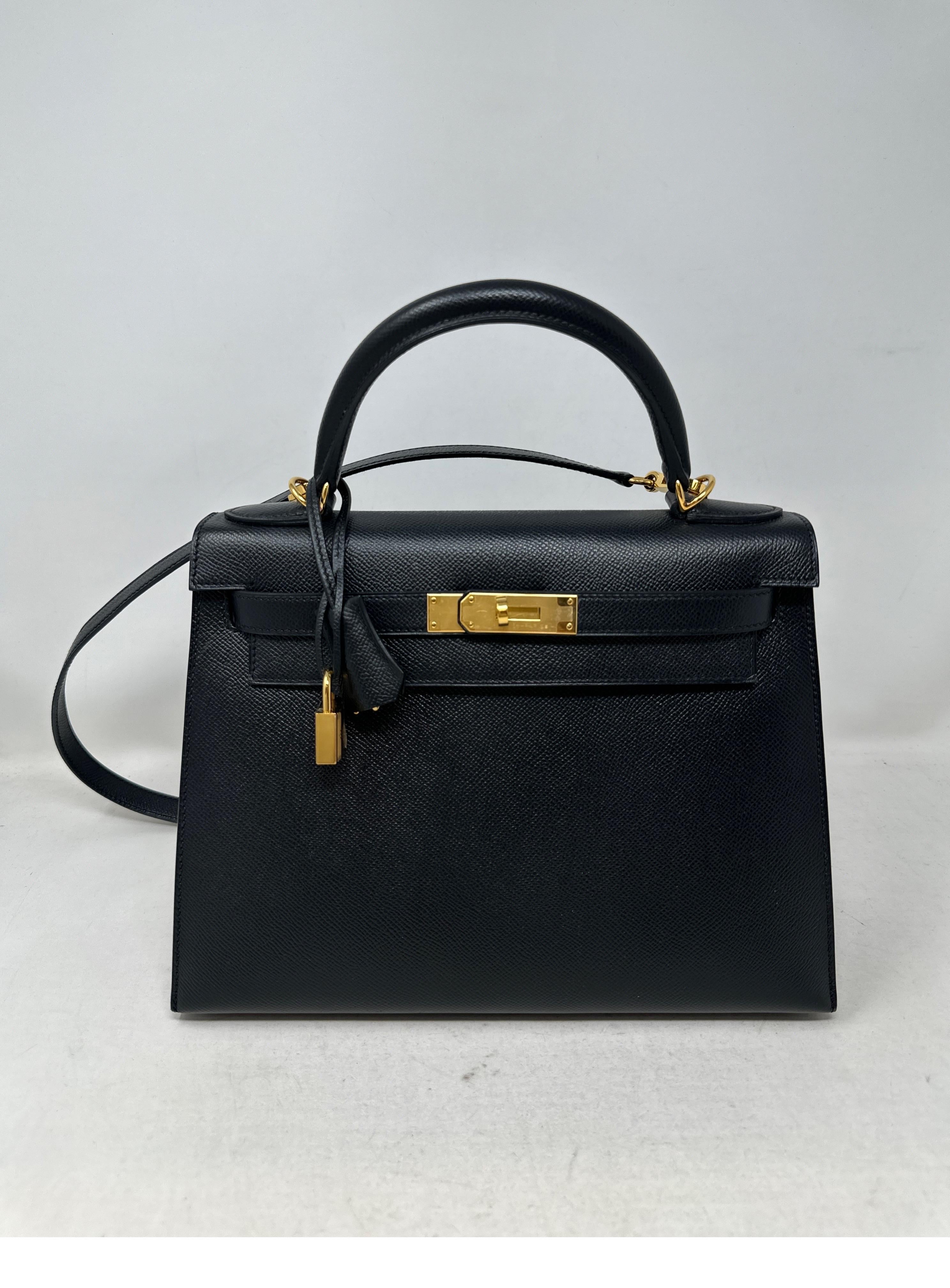 Hermes Black Kelly 28 Bag  In Excellent Condition For Sale In Athens, GA