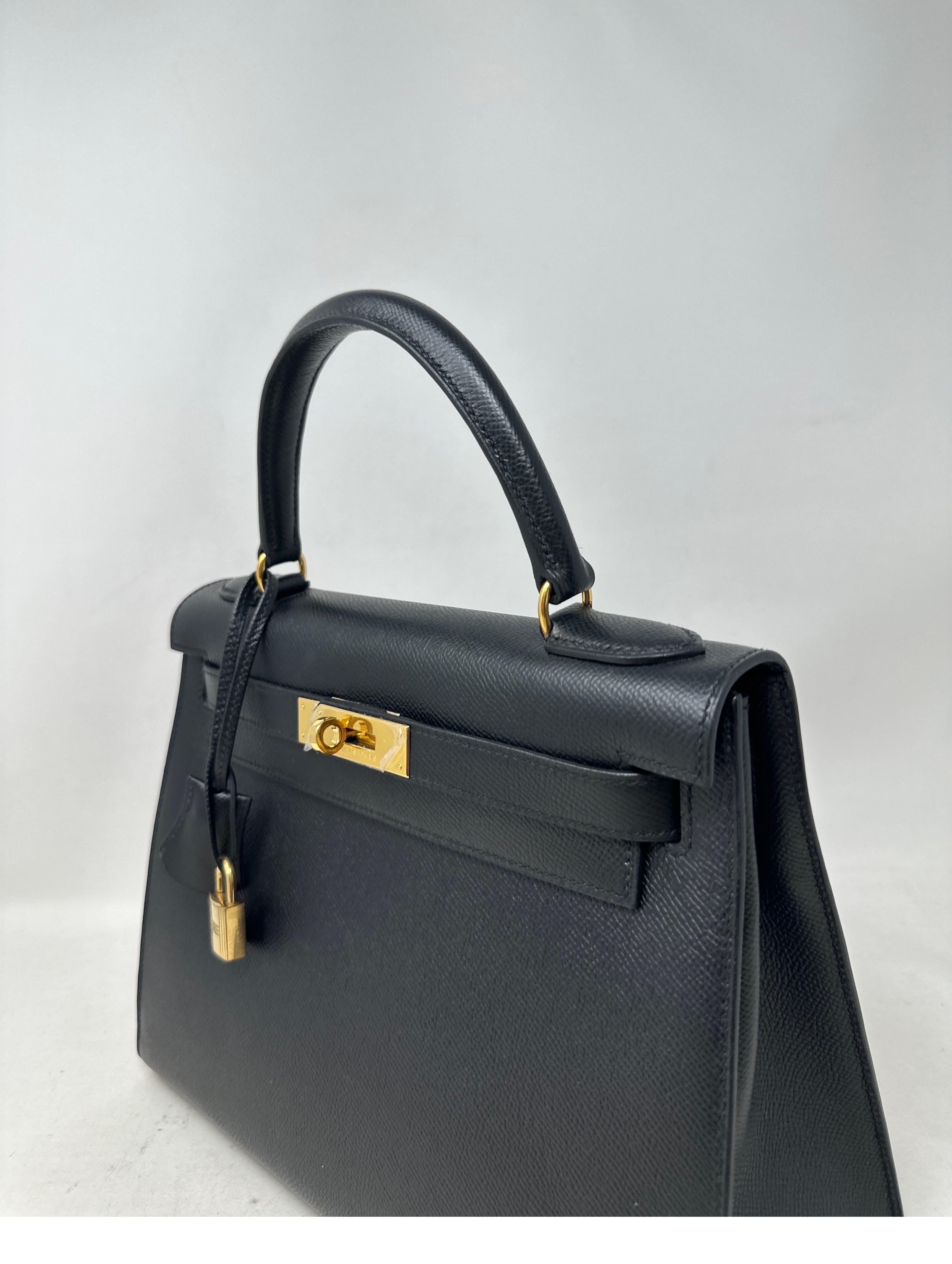 Hermes Black Kelly 28 Bag  In Excellent Condition In Athens, GA