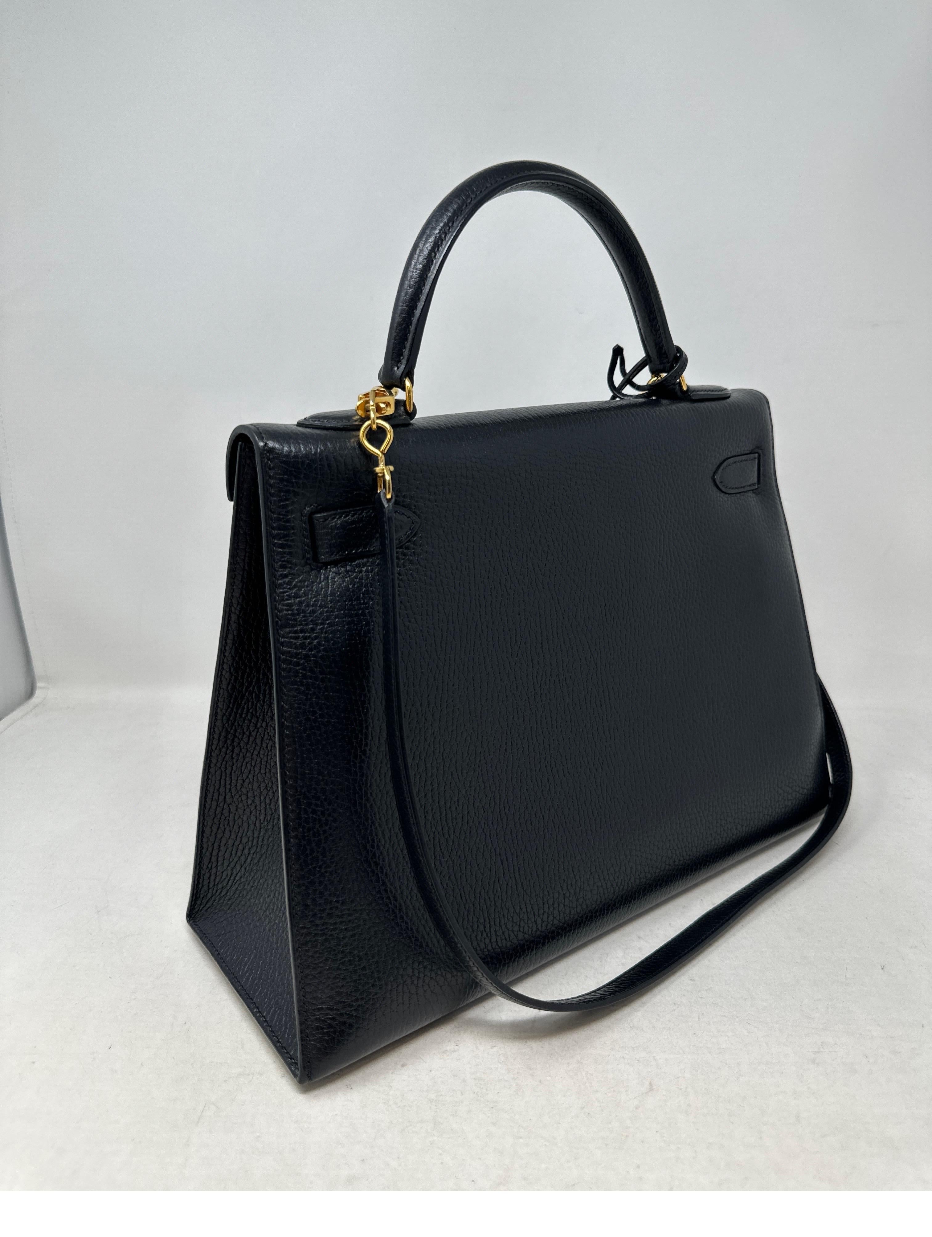 Hermes Black Kelly 28 Bag  3