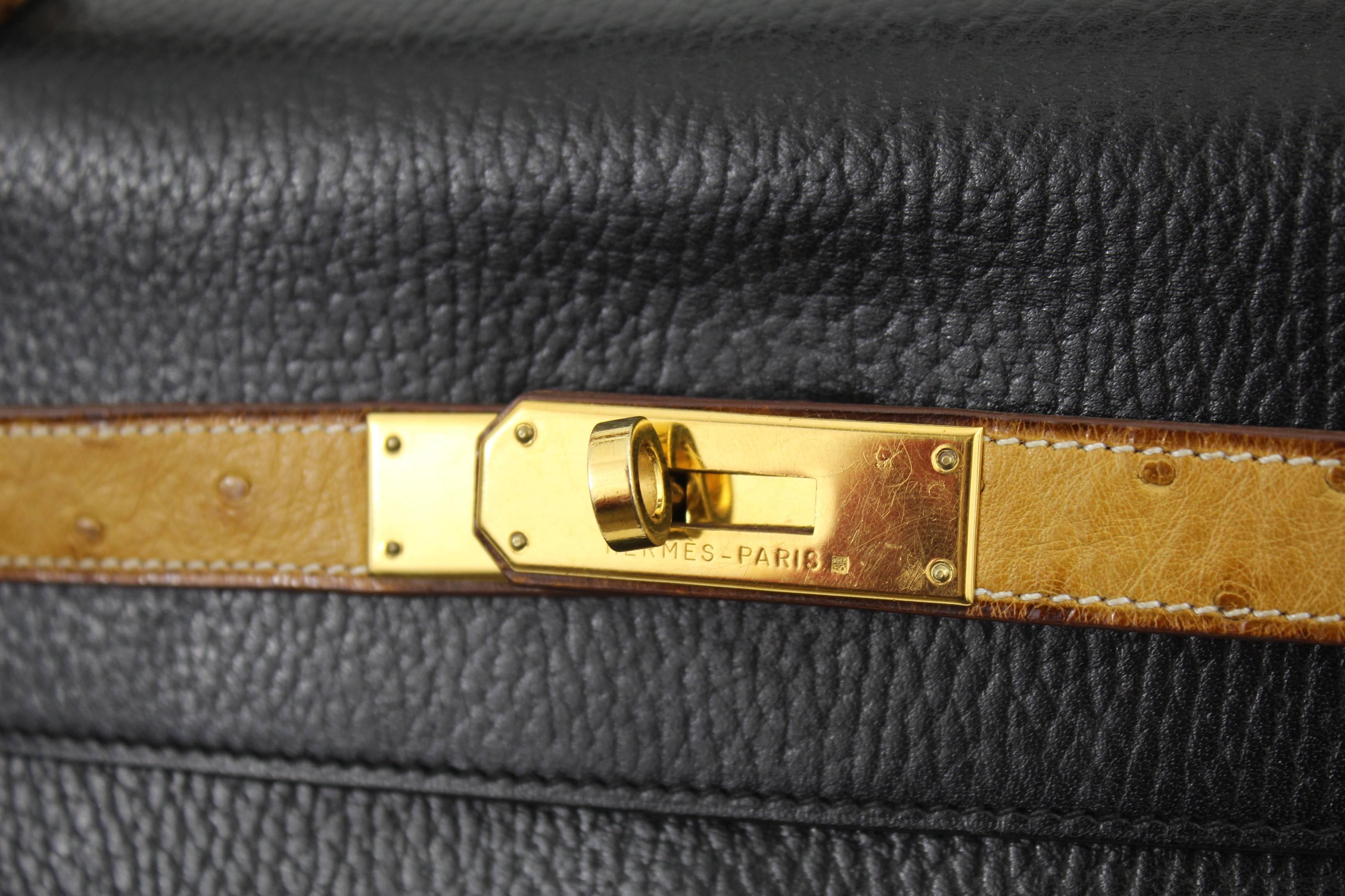 Really ncie Hermes kelly 35 in Vache ardennes leather ( one of the most resistant Hermes leatehr not continued right now)

Letter Z ina  circle (1996)

Really good condition, really light signs of use.

Handle and closing staps in ostrich
