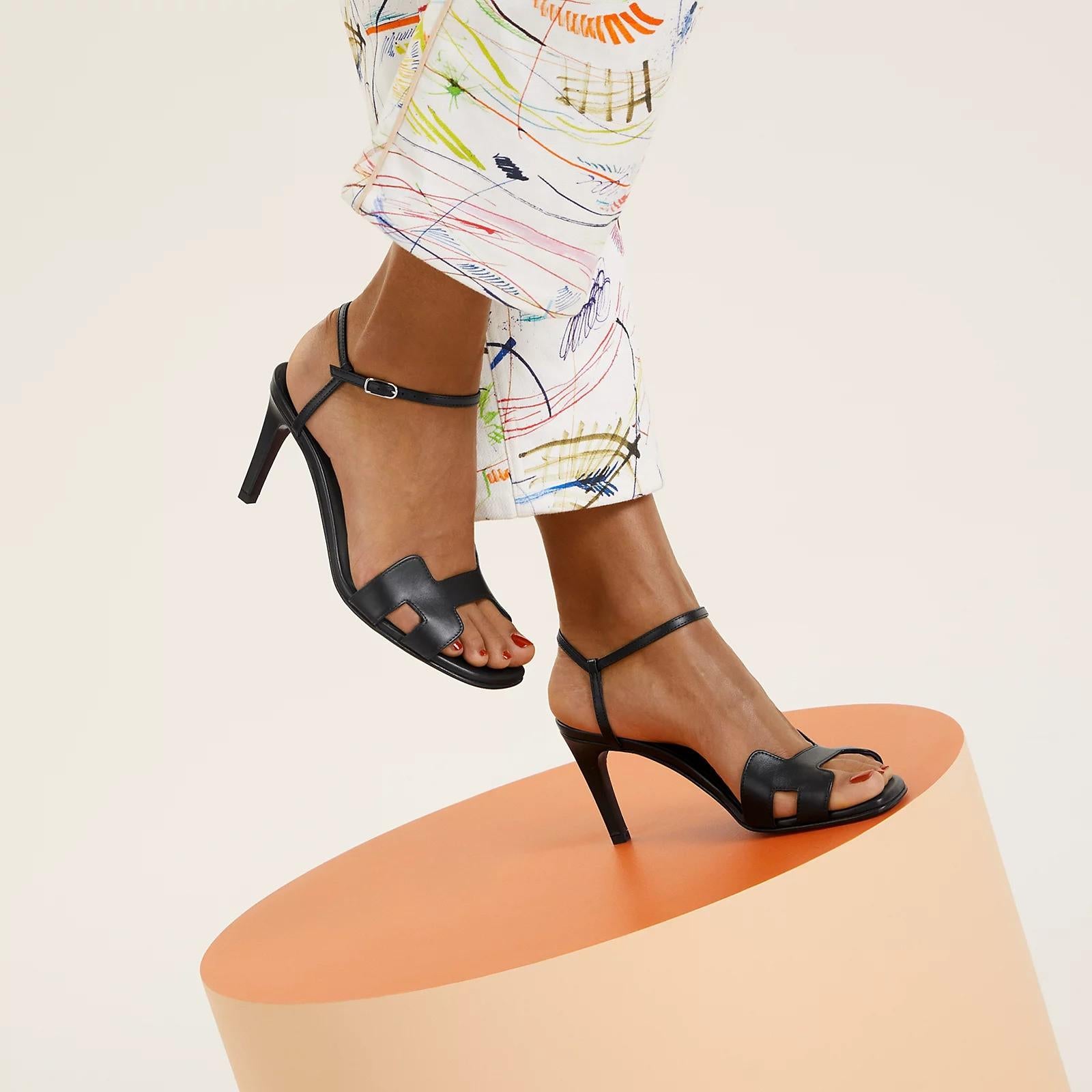 HERMES black leather 2024 HEDEN 80 Sandals Shoes 36 For Sale 4
