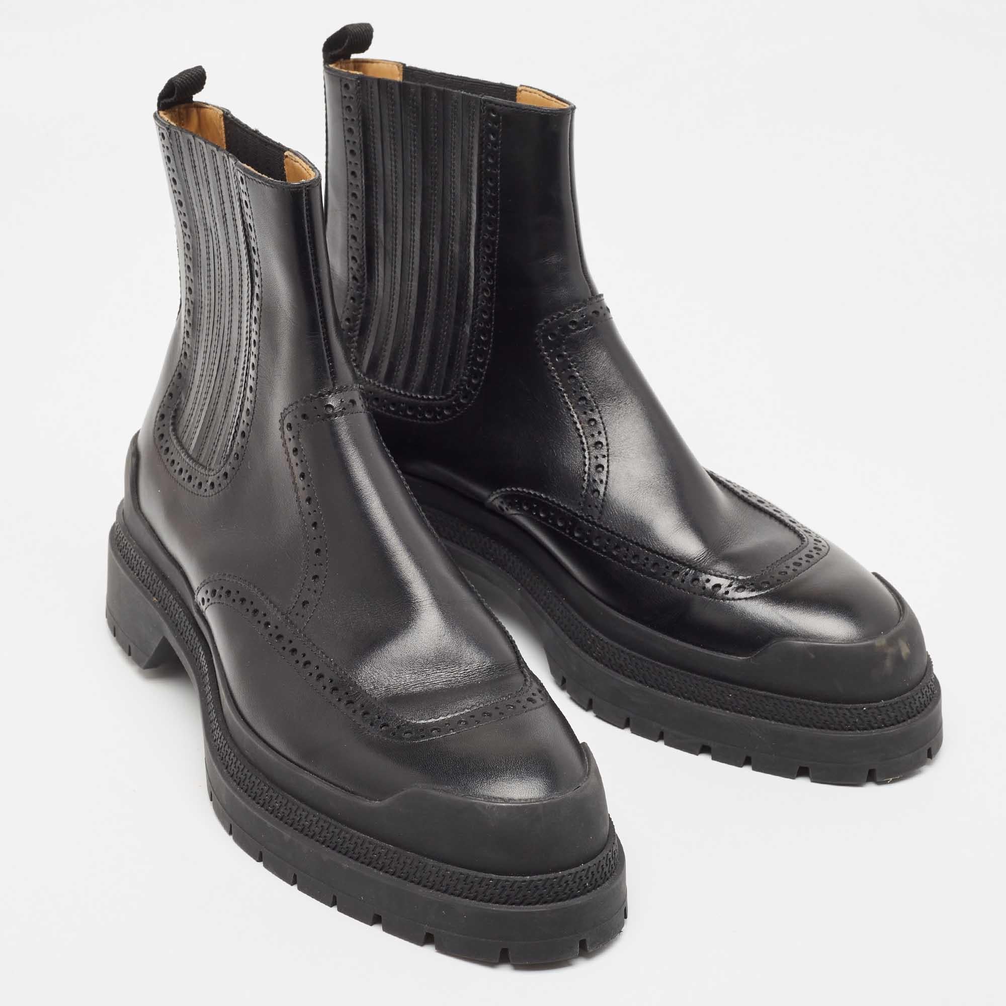 Hermes Black Leather Ankle Boots Size 44 In Excellent Condition In Dubai, Al Qouz 2