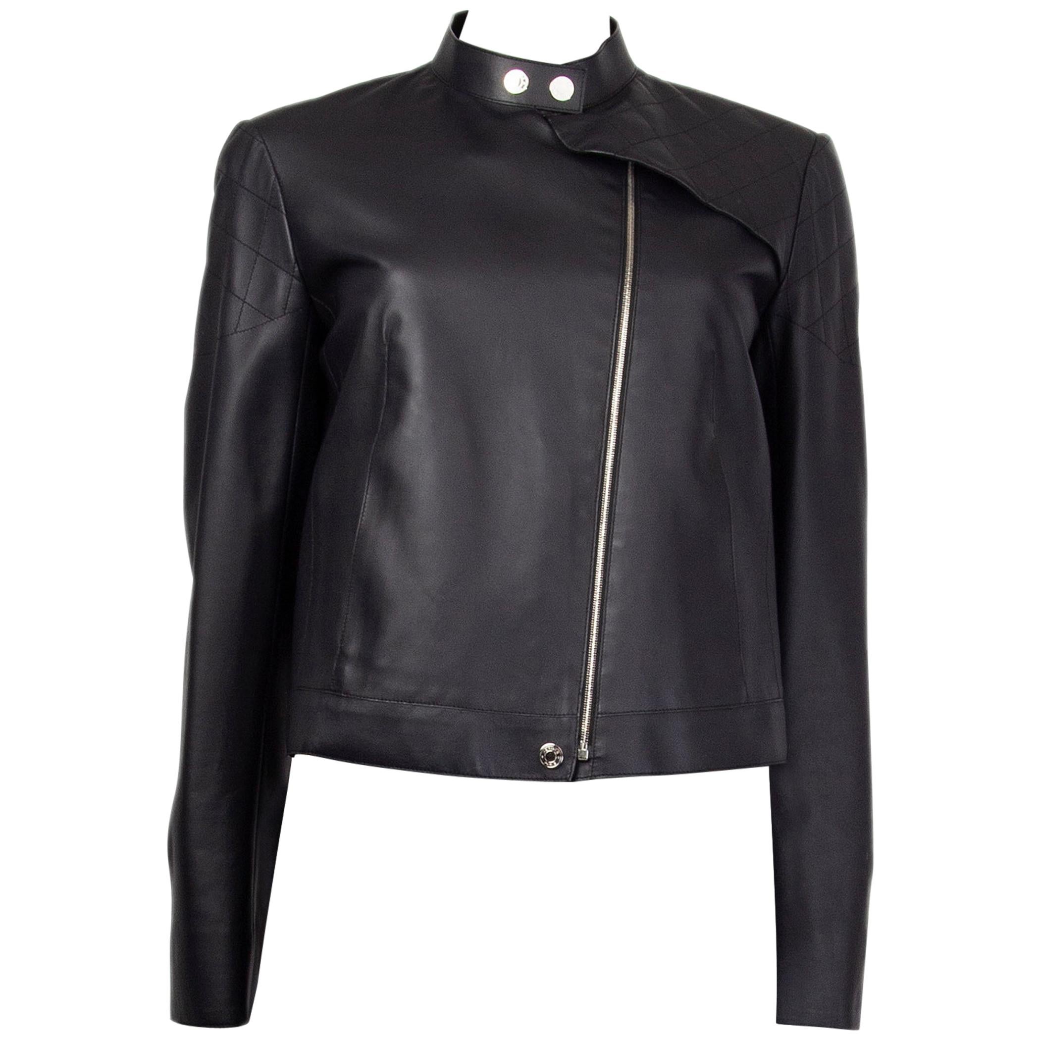 HERMÈS - Veste BIKER en cuir noir matelassée à col et épaules matelassées, 38 S