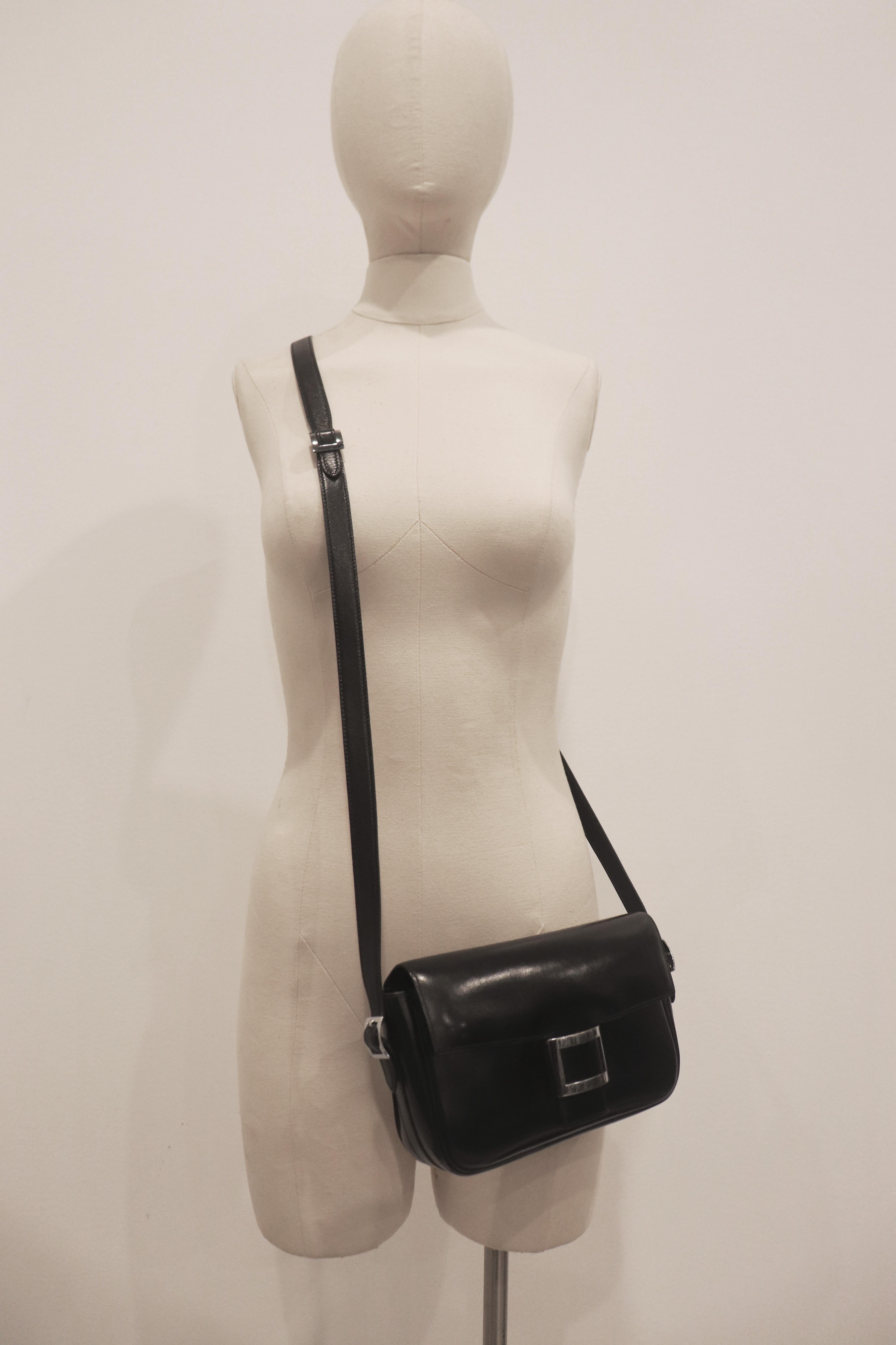 HERMÈS Black Leather Crossbody Bag with Silver Buckle and Adjustable Strap For Sale 2