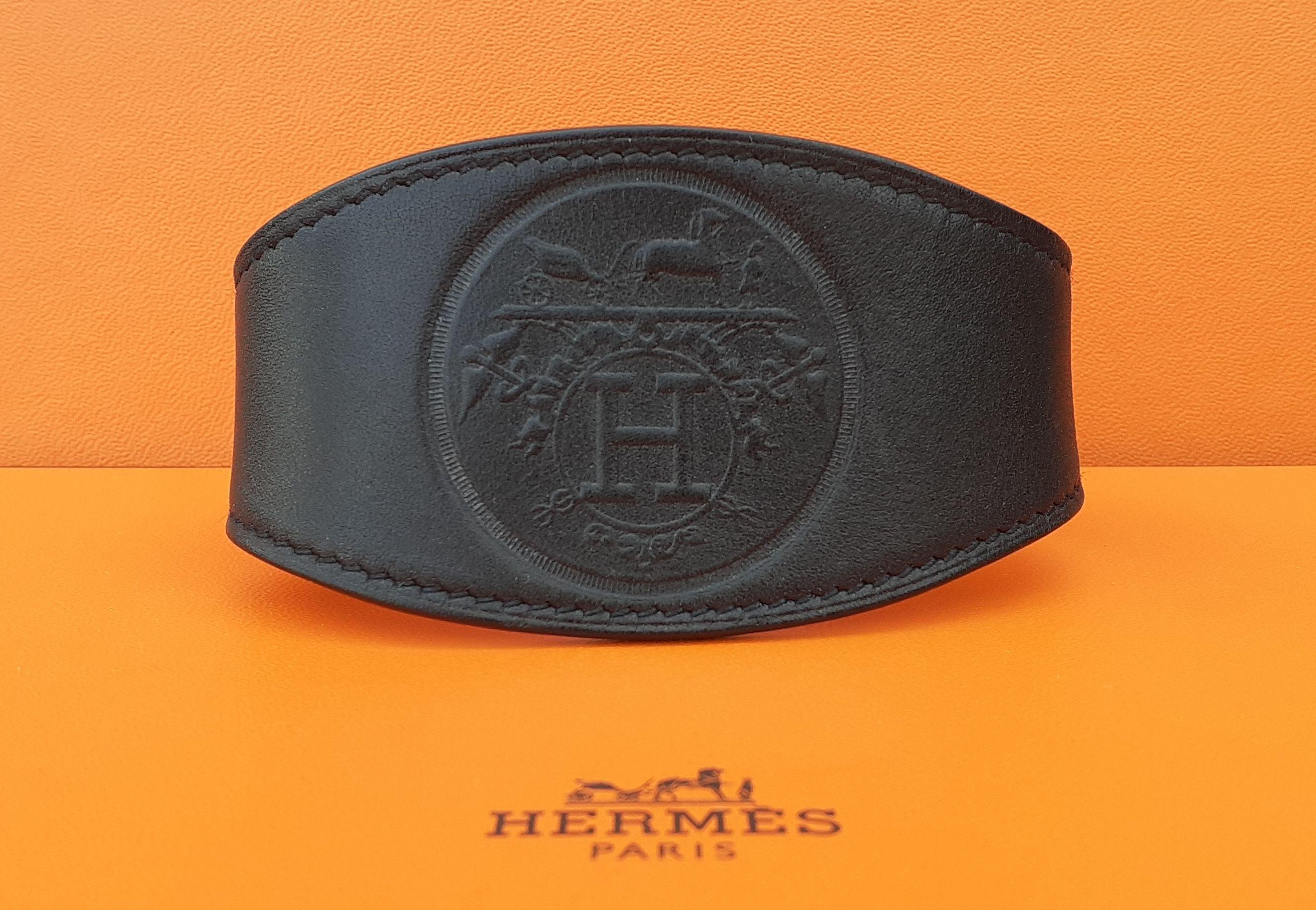 Rare et beau bracelet Hermès authentique

Pour l'homme et la femme

Motif : 