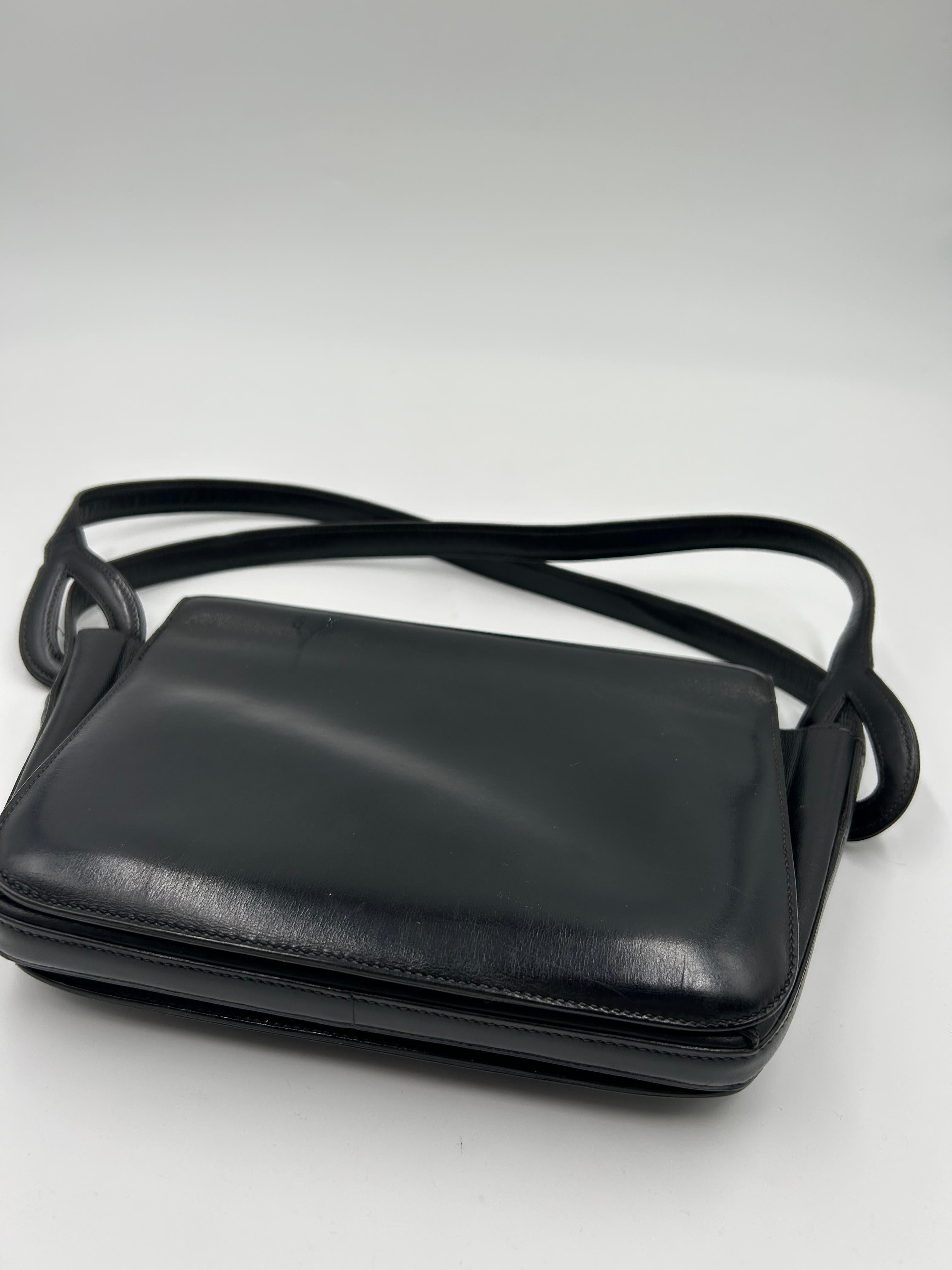Women's or Men's Hermès Black Leather Diane Bag 1989 For Sale