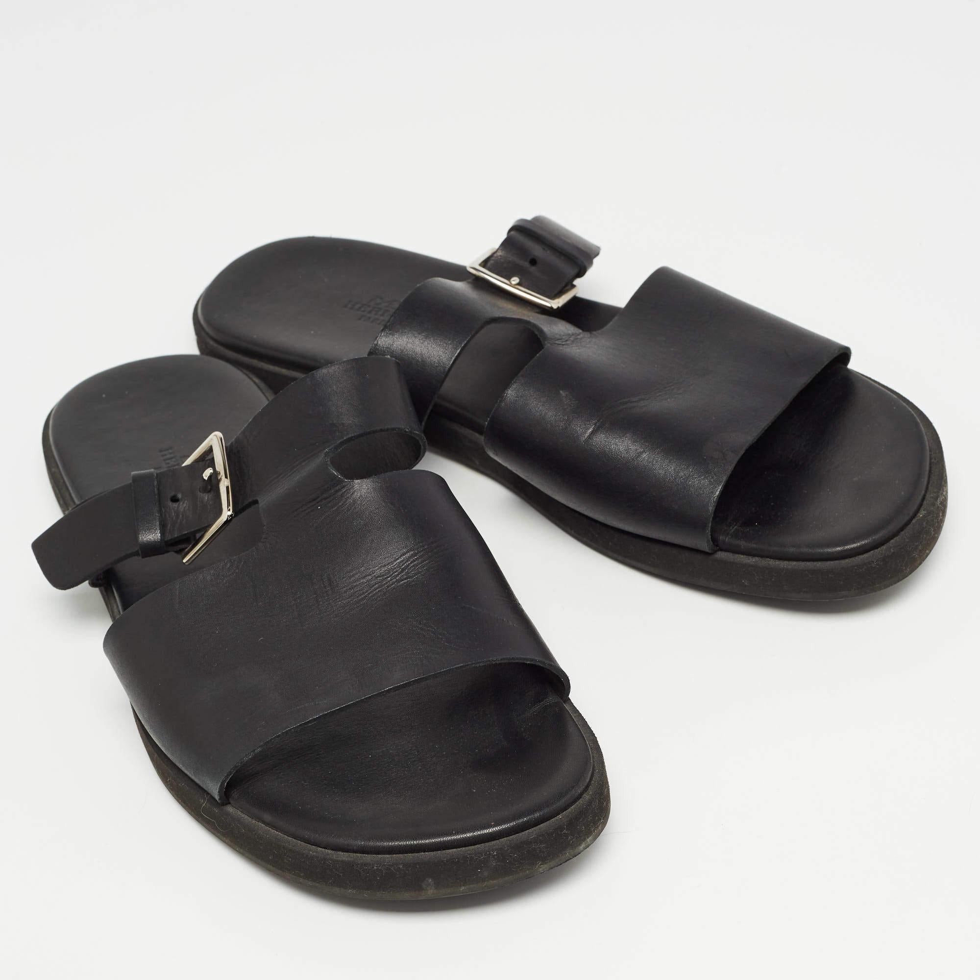 Hermes Black Leather Double Strap Slides Size 43 In Good Condition In Dubai, Al Qouz 2