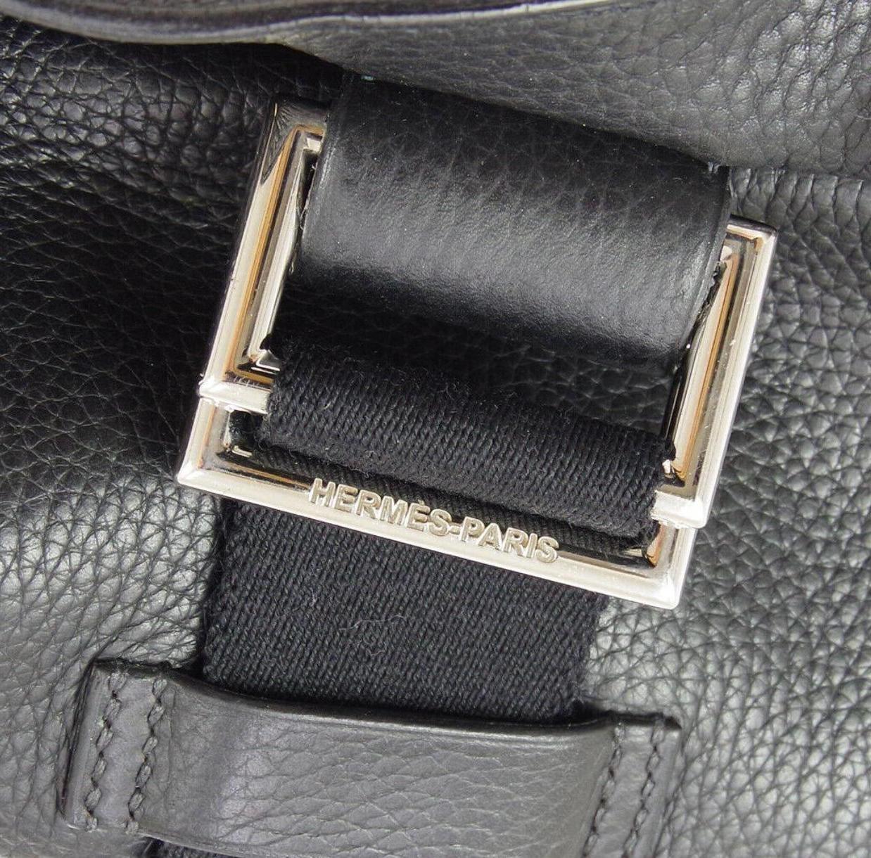 
Leather
Fabric
Silver tone hardware
Leather lining
Date code present
Made in France
Shoulder strap drop 21