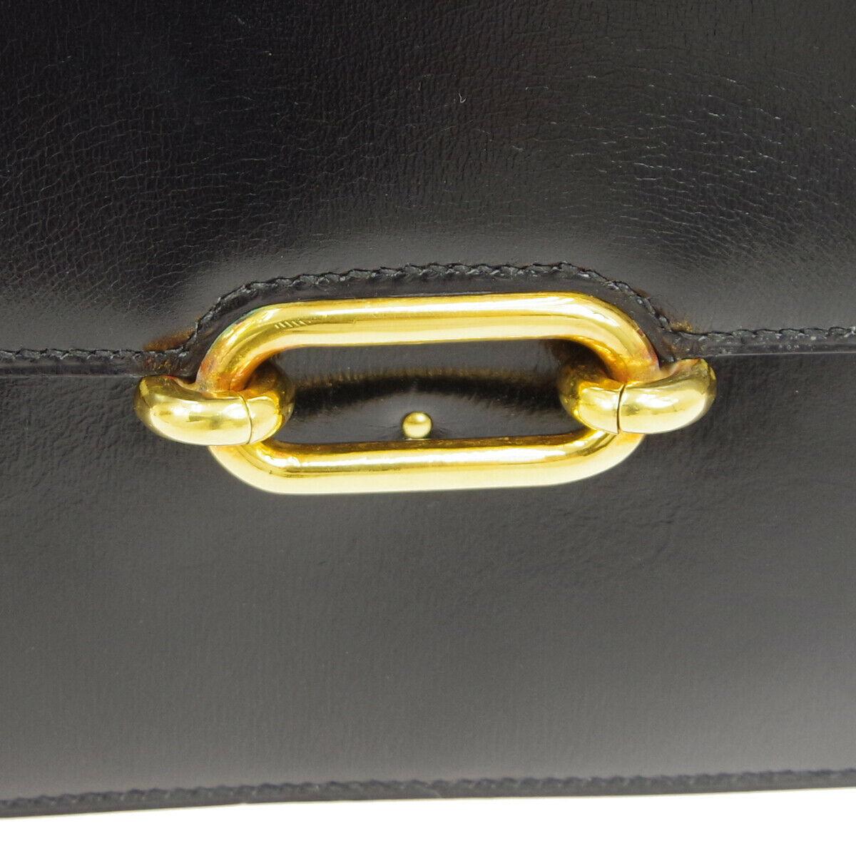 Leather
Gold tone hardware
Snap hook closure
Leather lining
Made in France
Adjustable shoulder drop 8.25