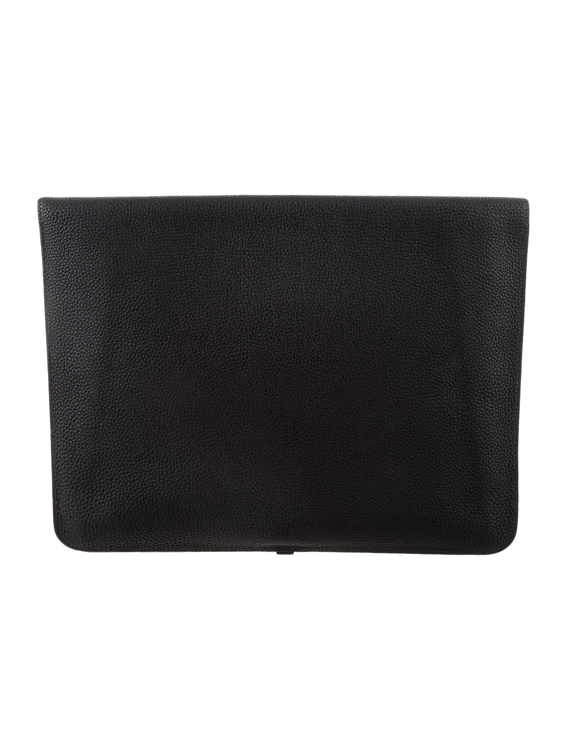 Hermes Black Leather Gold Large LapTop Business Envelope Clutch CarryAll Bag  

Your next important meeting? Guaranteed confidence with Hermes at your side.  

Leather 
Gold hardware 
Buckle closure 
Made in France 
Date code present
Measures 14