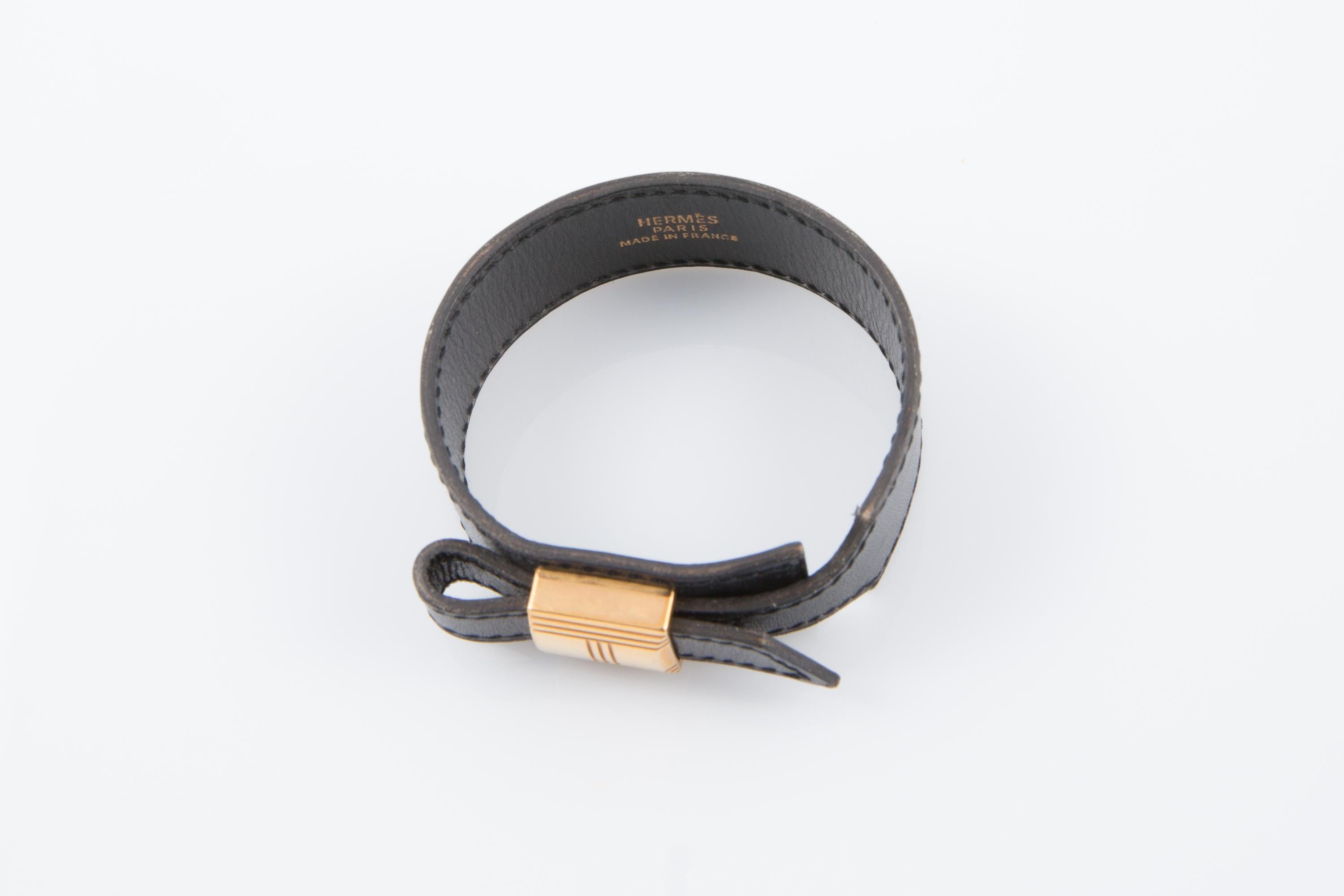Bracelet en cuir noir 