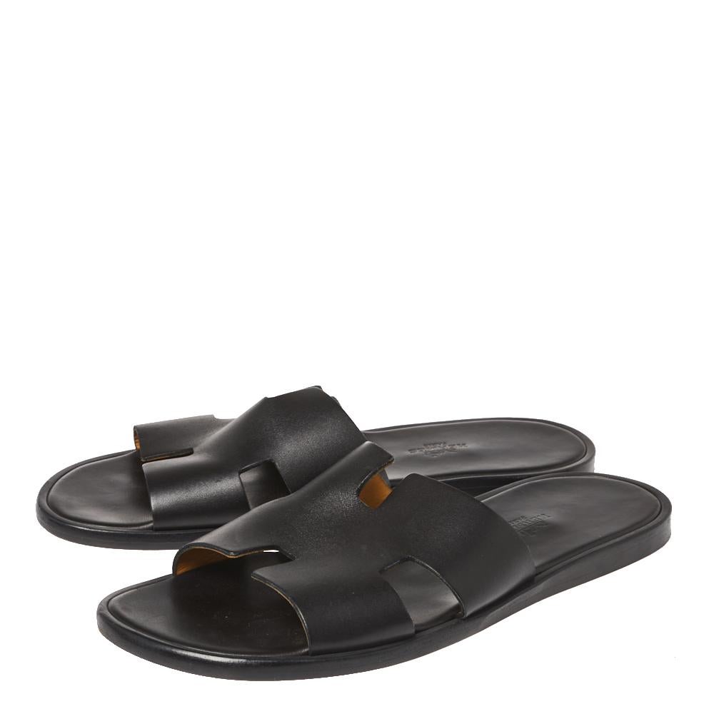 Hermes Black Leather Izmir Slide Sandals Size 42 In Good Condition In Dubai, Al Qouz 2