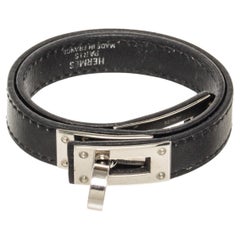 Hermès Bracelet Kelly double tour en cuir noir avec motif argenté
