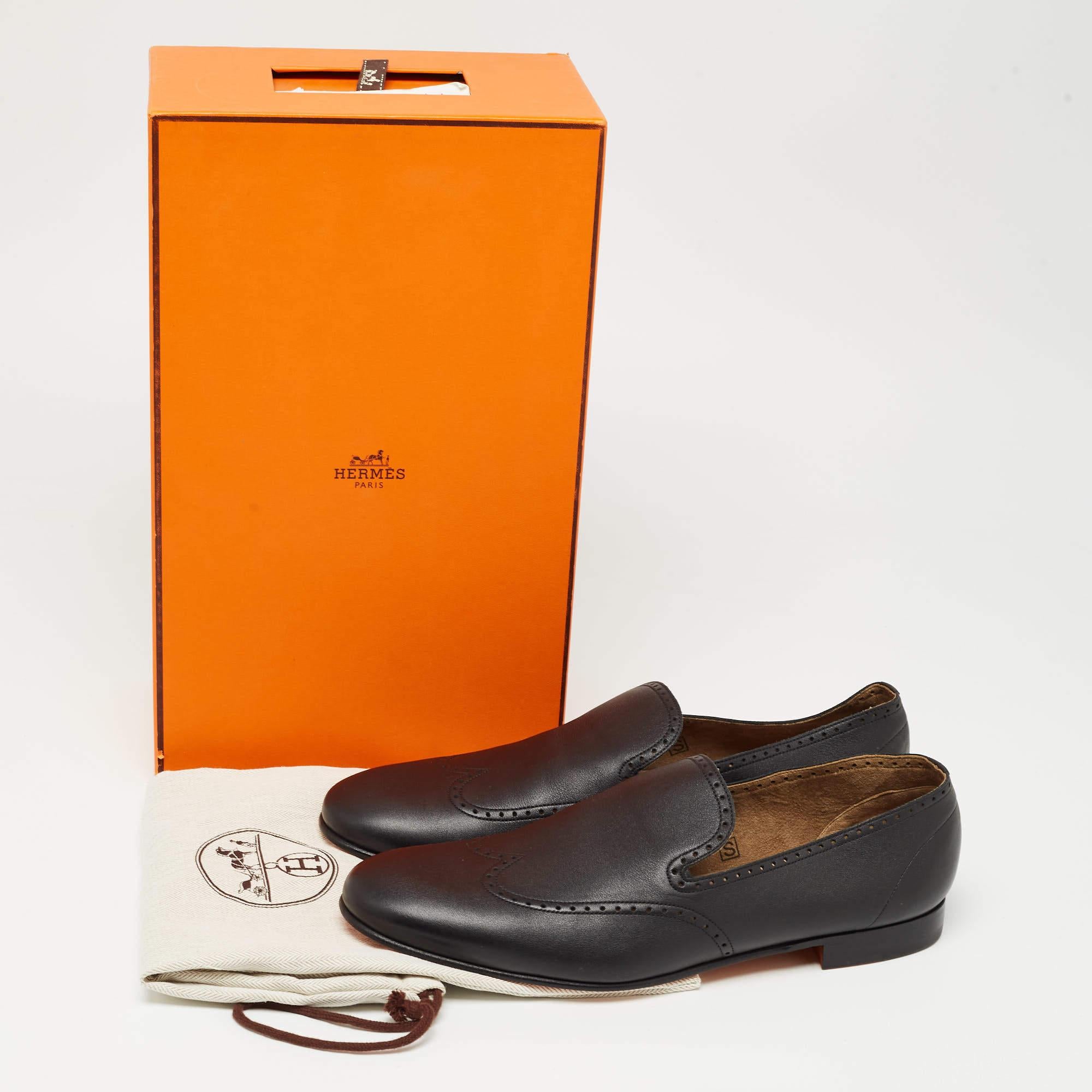 Hermès Black Leather Kentucky Loafers Size 44 In Excellent Condition In Dubai, Al Qouz 2